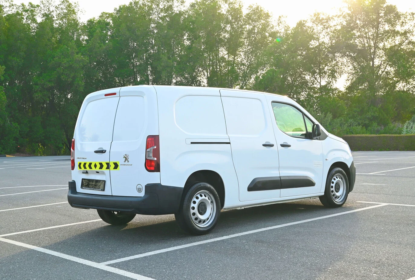 Used 2020 Peugeot Partner Long Van in White – Right Back Diagonal (45°) View for Sale at First Choice Cars Dubai Sharjah