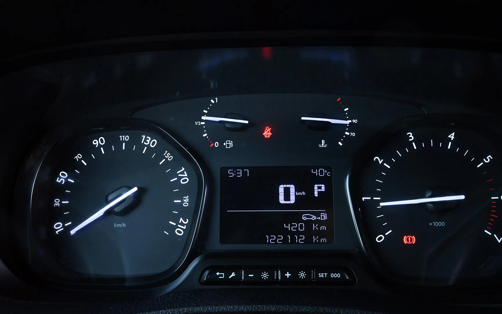 Used 2020 Peugeot Expert Delivery Van White – Odometer / Mileage Reading View at First Choice Cars Sharjah