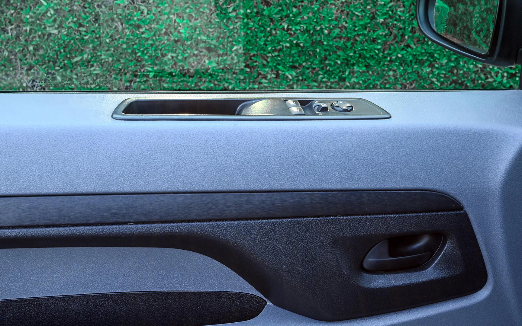 Used 2020 Peugeot Expert Delivery Van White – Driver Door Panel Full View at First Choice Cars Sharjah