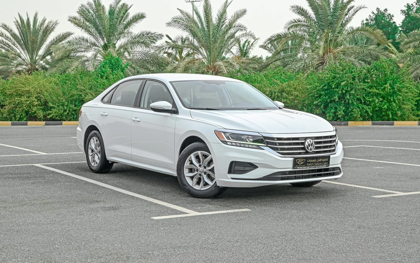 Used 2020 Volkswagen PASSAT Comfortline White – Right Front Diagonal (45°) View at First Choice Cars Sharjah