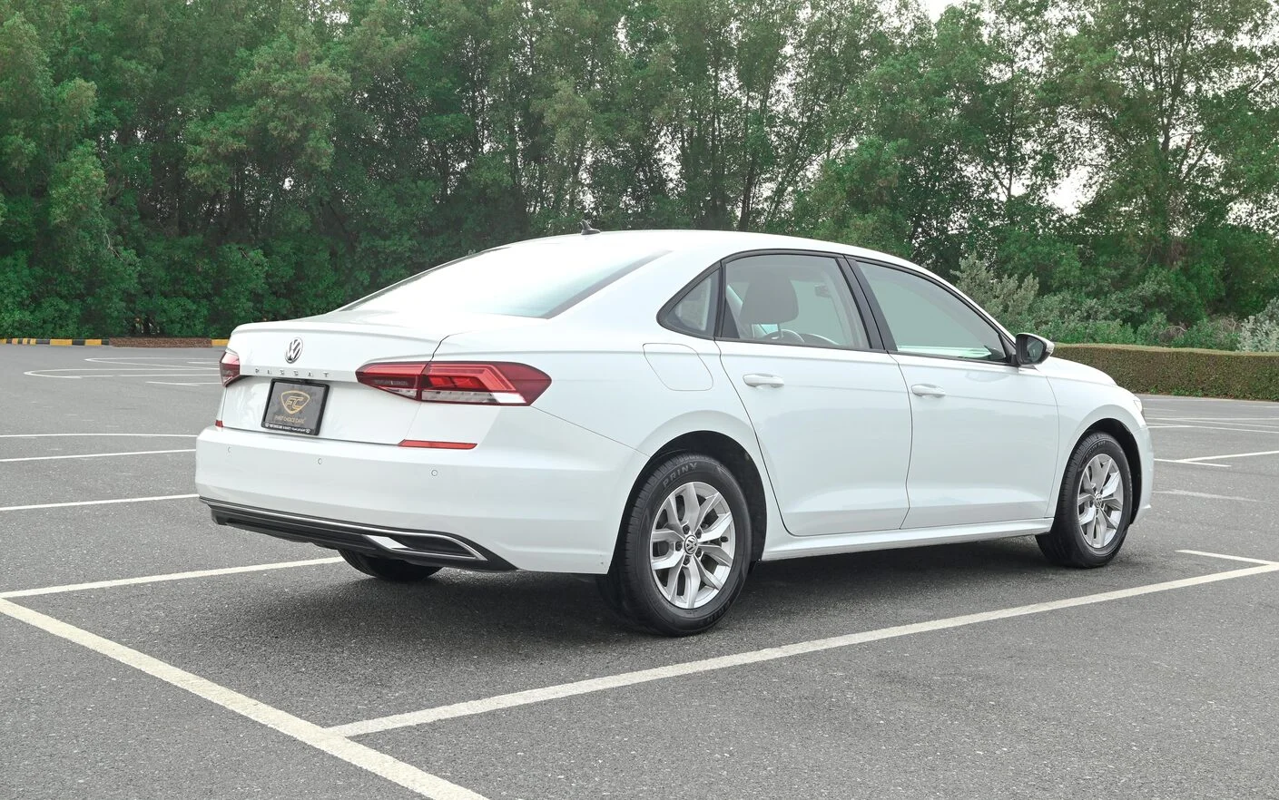Used 2020 Volkswagen PASSAT Comfortline White – Right Back Diagonal (45°) View at First Choice Cars Sharjah