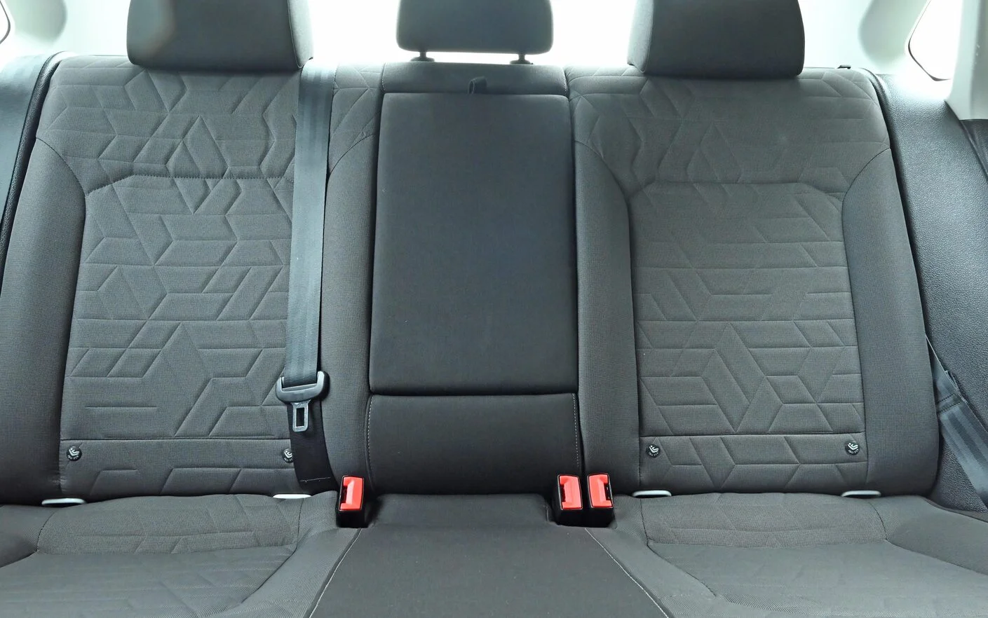 Used 2020 Volkswagen PASSAT Comfortline White – Rear Seat View at First Choice Cars Sharjah