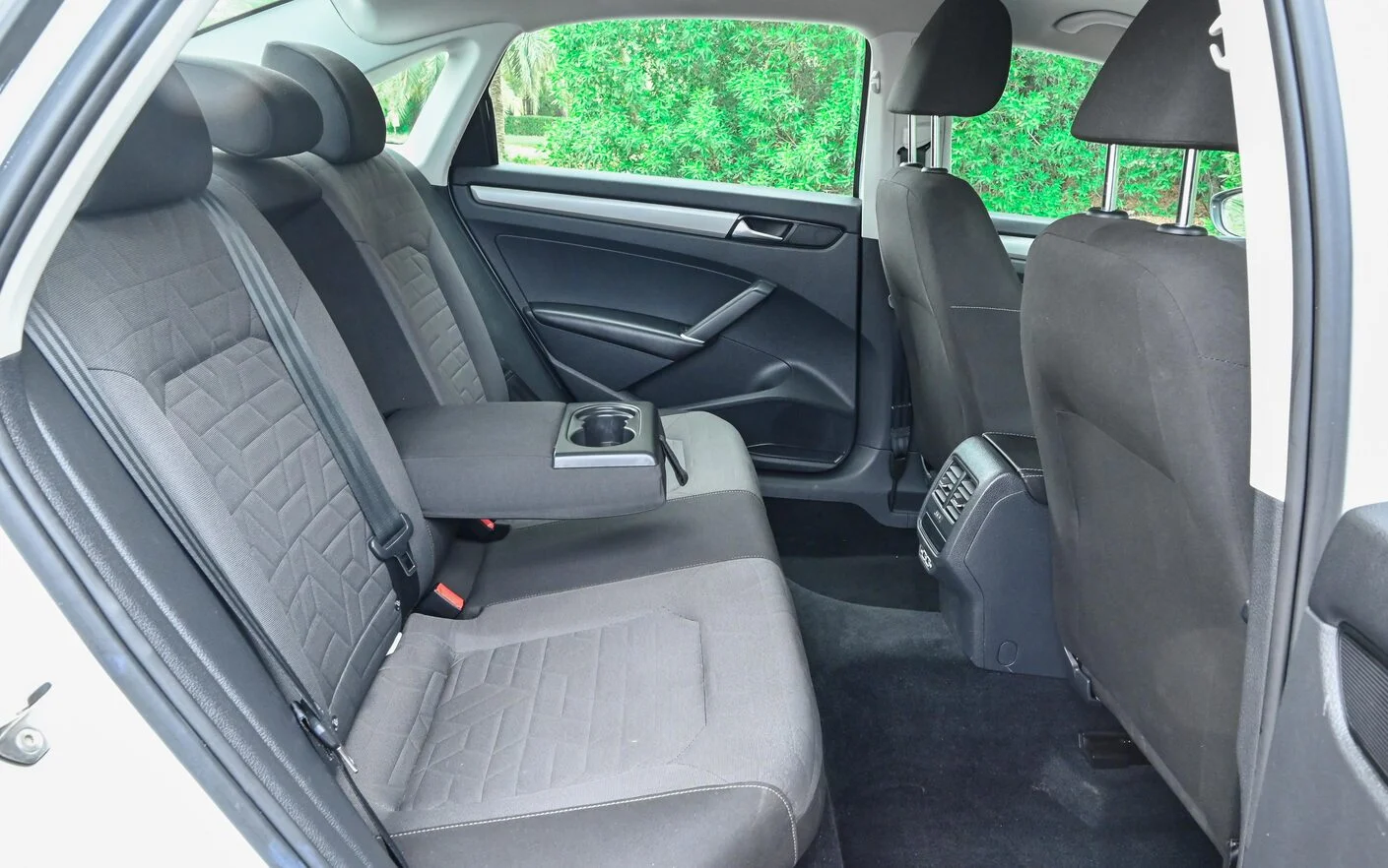 Used 2020 Volkswagen PASSAT Comfortline White – Rear Passenger Side Cabin View at First Choice Cars Sharjah