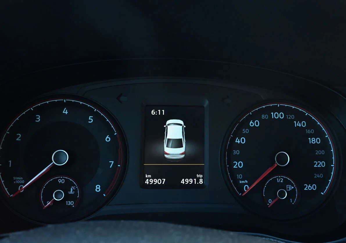 Used 2020 Volkswagen PASSAT Comfortline White – Odometer / Mileage Reading View at First Choice Cars Sharjah