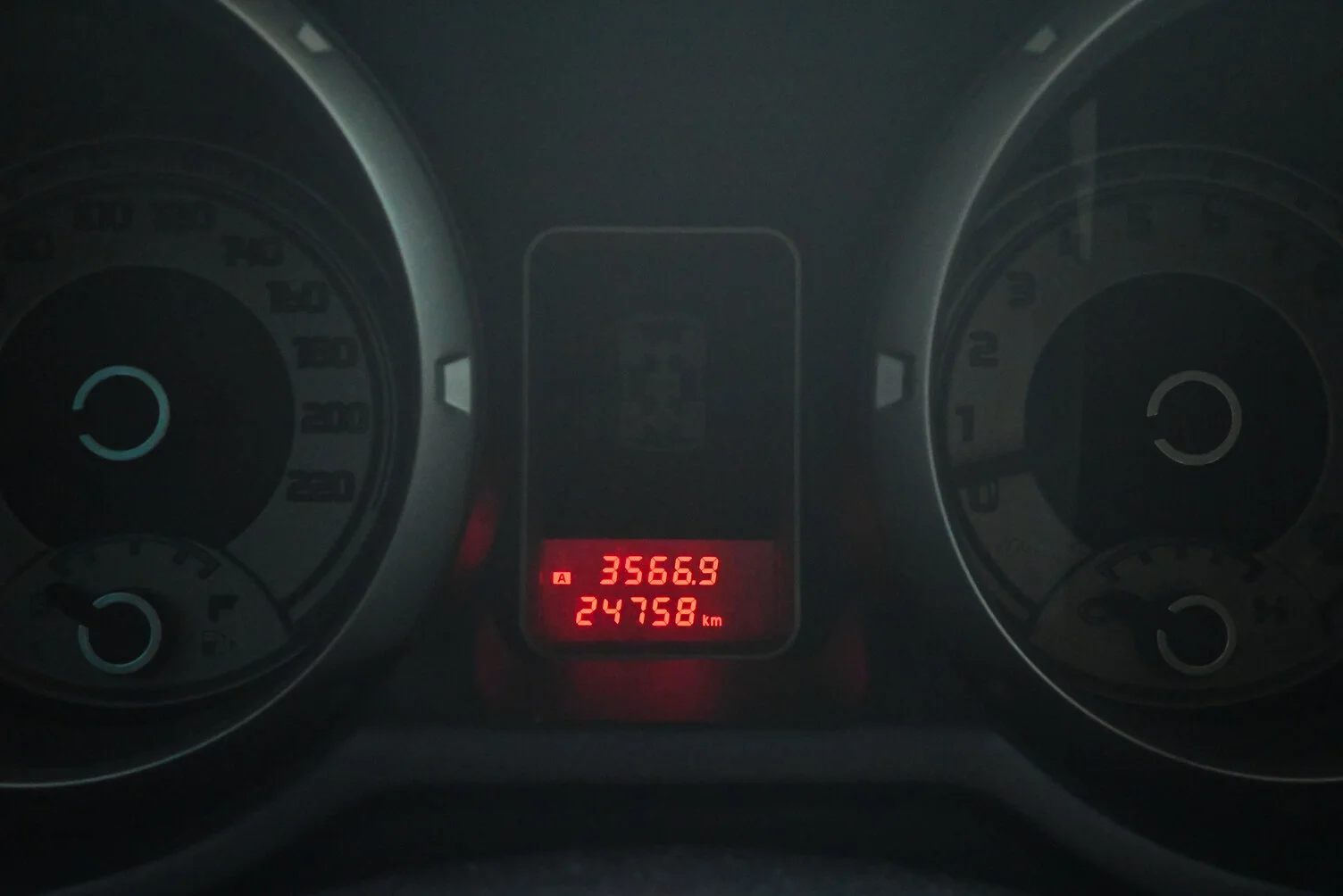 Used 2019 Mitsubishi PAJERO GLS White – Odometer / Mileage Reading View at First Choice Cars Sharjah