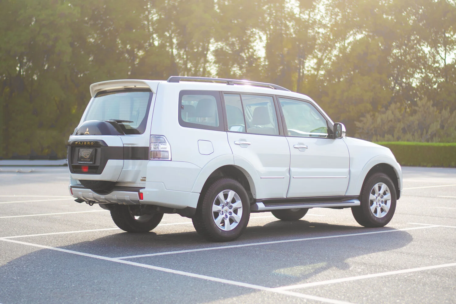 Used 2019 Mitsubishi Pajero GLS Midline in White – Right Back Diagonal (45°) View