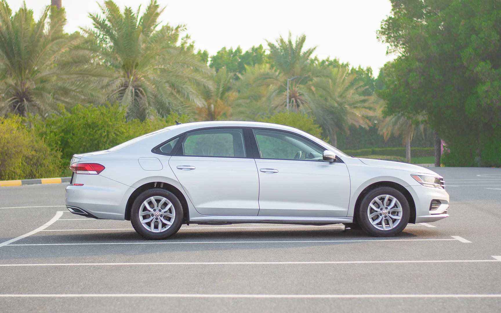 Used 2020 Volkswagen PASSAT Comfortline Silver – Right Side View at First Choice Cars Sharjah