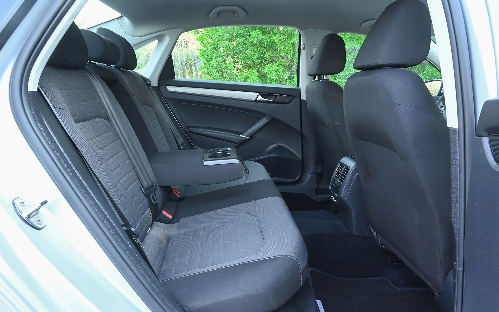 Used 2020 Volkswagen PASSAT Comfortline Silver – Rear Passenger Side Cabin View at First Choice Cars Sharjah