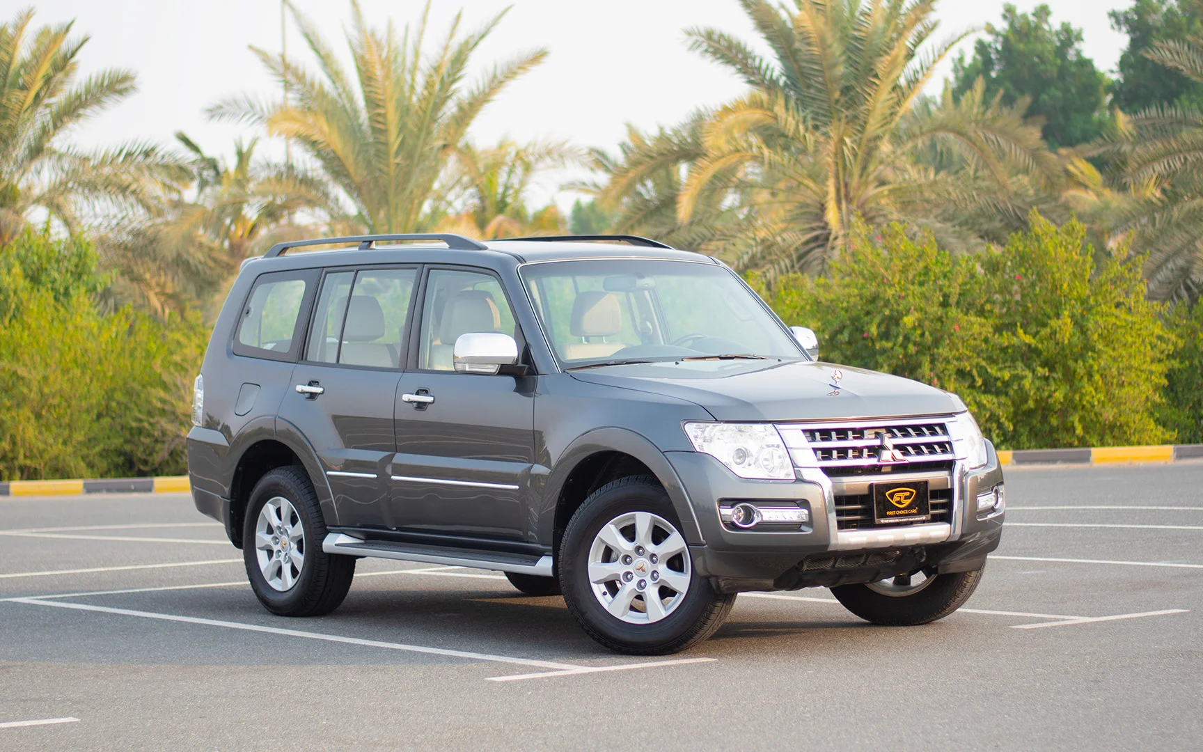 Used 2019 Mitsubishi PAJERO GLS Grey – Right Front Diagonal (45°) View at First Choice Cars Sharjah