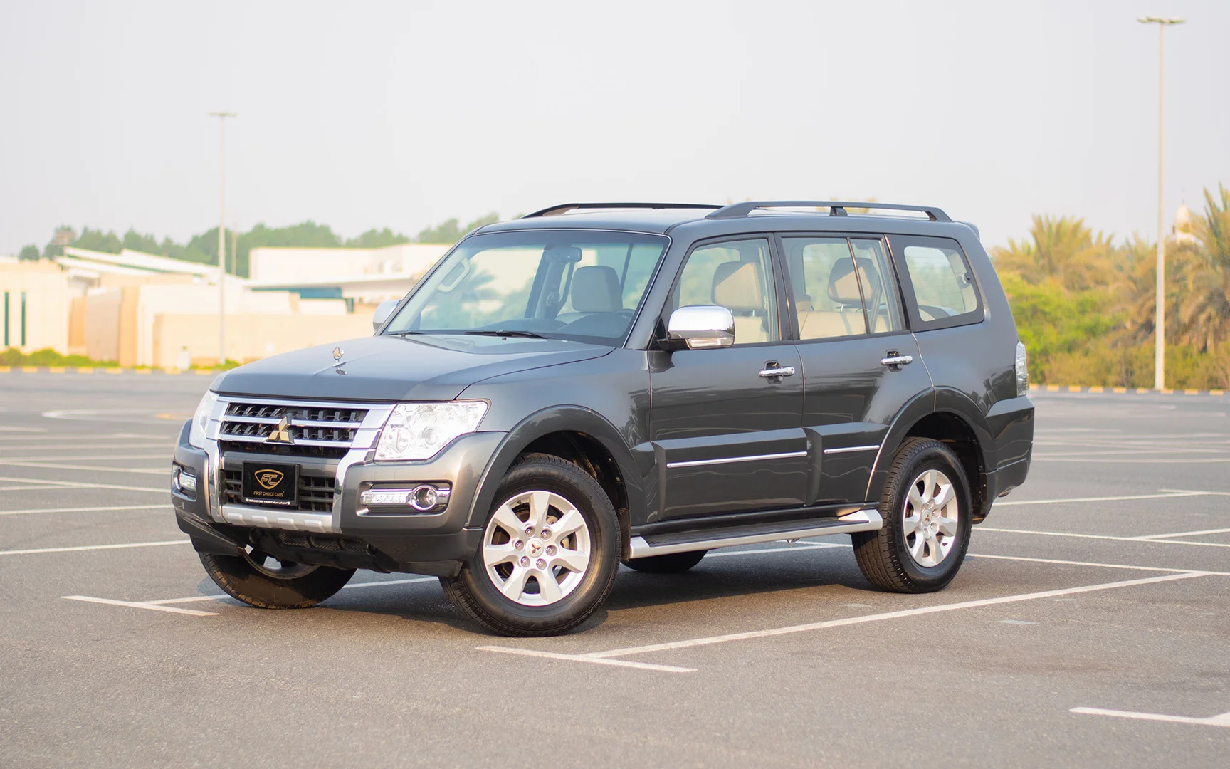 Used 2019 Mitsubishi PAJERO GLS Grey – Left Front Diagonal (45°) View at First Choice Cars Sharjah