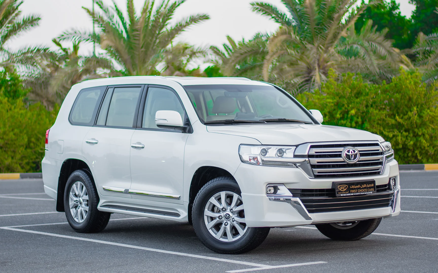 Used 2021 Toyota Land Cruiser GXR White – Right Front Diagonal (45°) View at First Choice Cars Sharjah