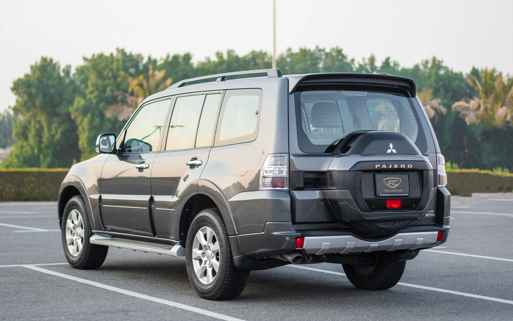 Used 2015 Mitsubishi Pajero GLS Midline in Grey – Left Back Diagonal (45°) View