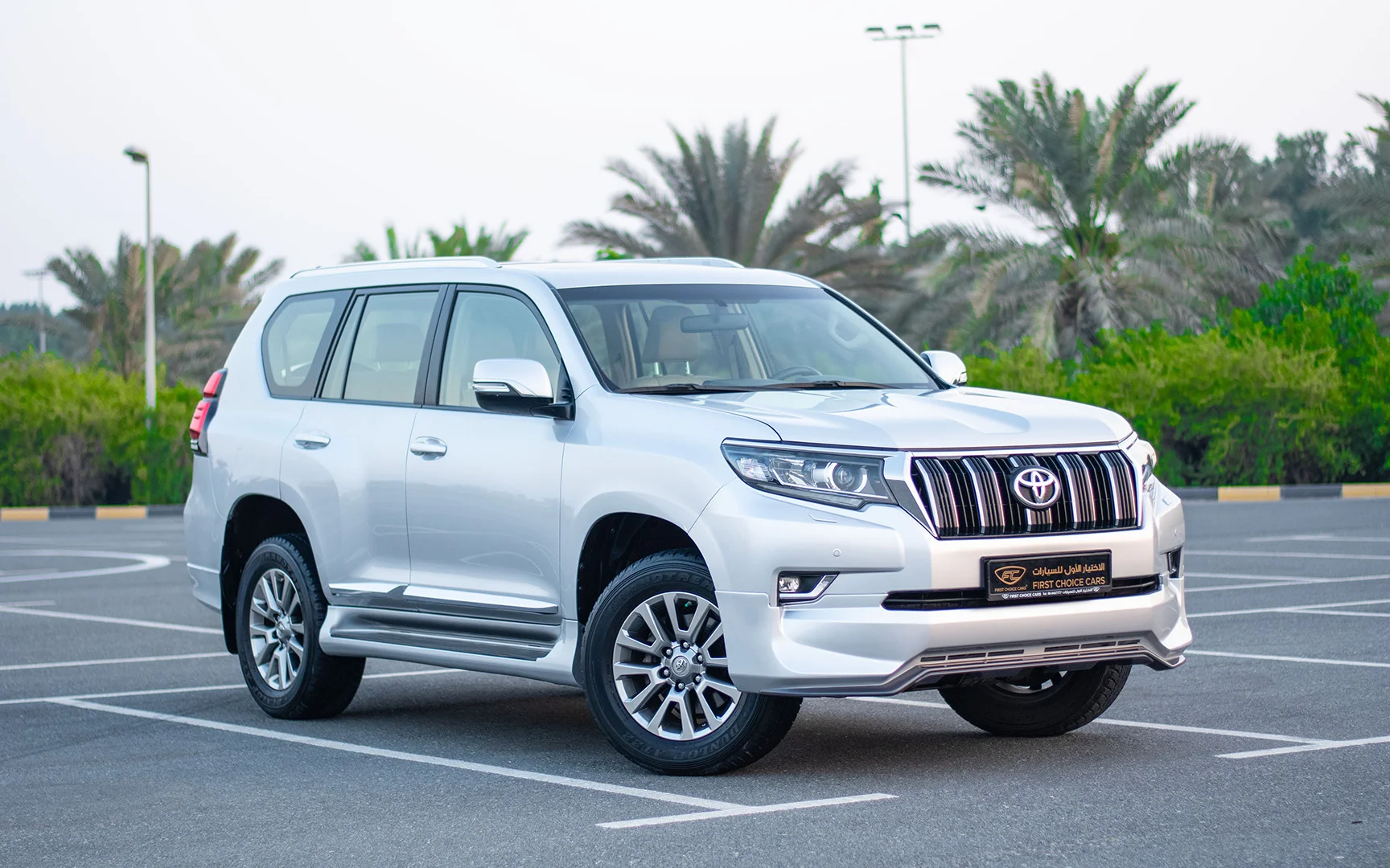 Used 2019 Toyota Prado VXR Silver – Right Front Diagonal (45°) View at First Choice Cars Sharjah