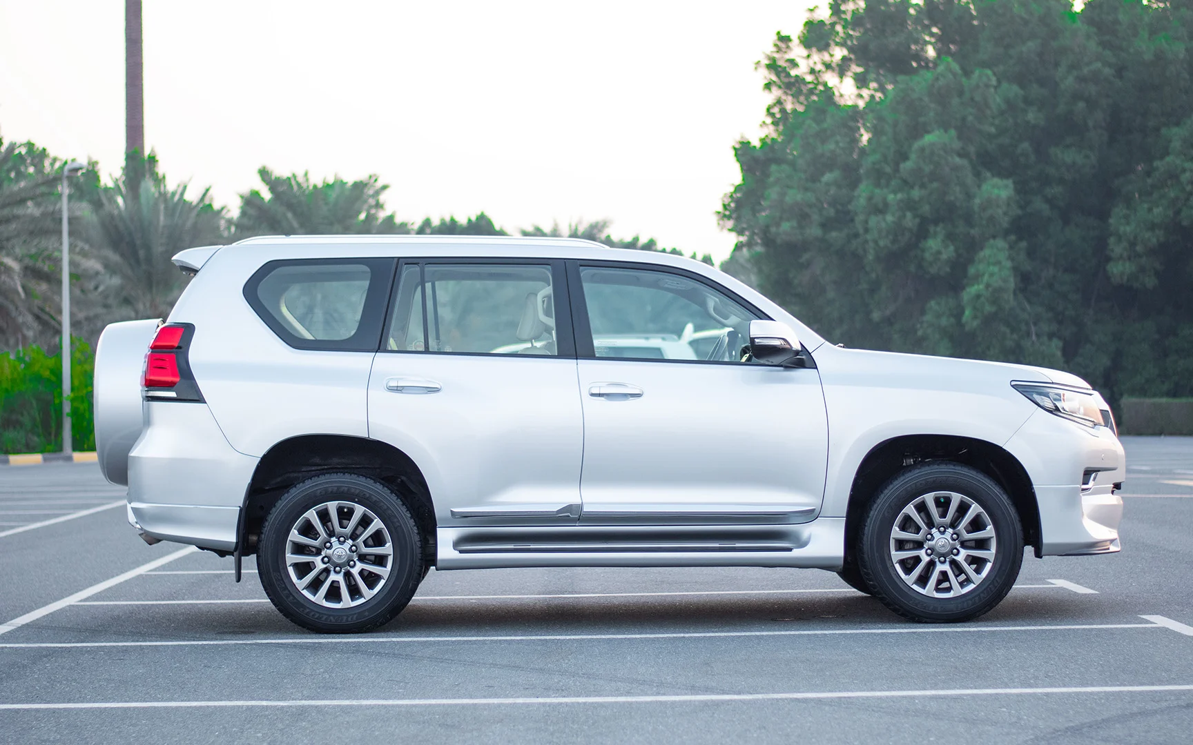 Used 2019 Toyota Prado VXR Silver – Right Side View at First Choice Cars Sharjah