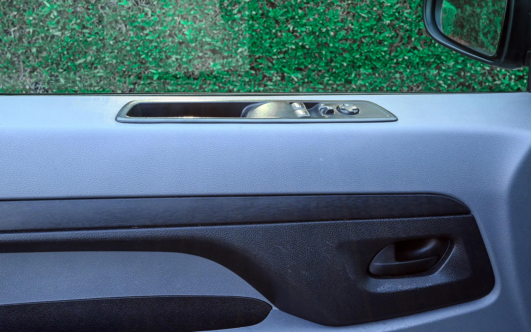 Used 2020 Peugeot Expert Delivery Van White – Driver Door Panel Full View at First Choice Cars Sharjah