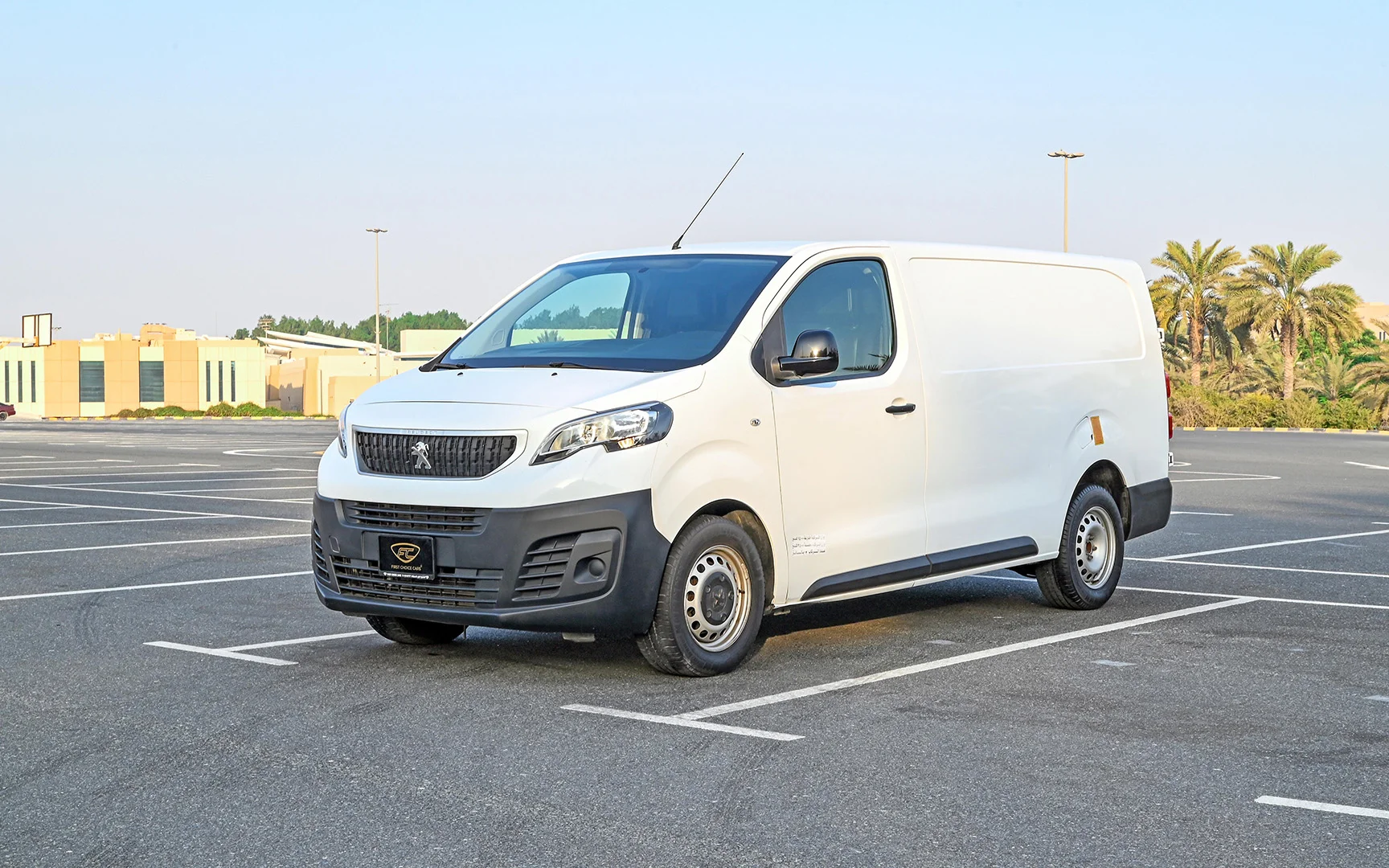 Used 2020 Peugeot EXPERT Delivery Van White – Left Front Diagonal (45°) View at First Choice Cars Sharjah