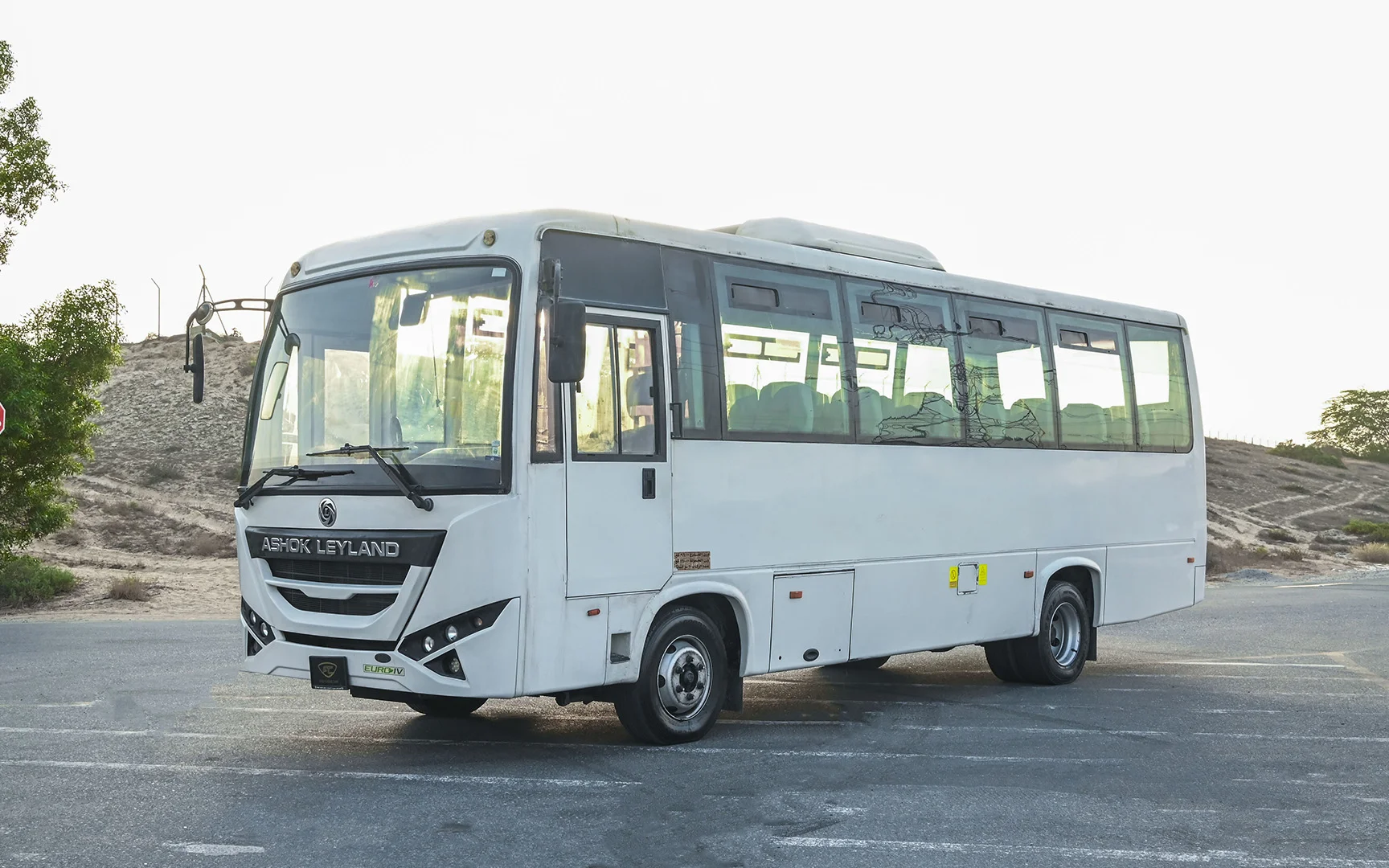 Used 2018 Ashok Leyland Oyster 32-Seater White – Left Front Diagonal (45°) View at First Choice Cars Sharjah