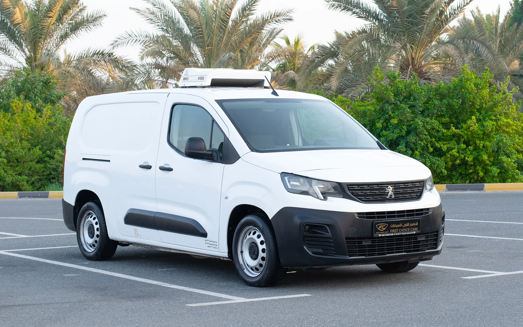 Used 2020 Peugeot Partner Long Van in White – Right Front Diagonal (45°) View for Sale at First Choice Cars Dubai Sharjah
