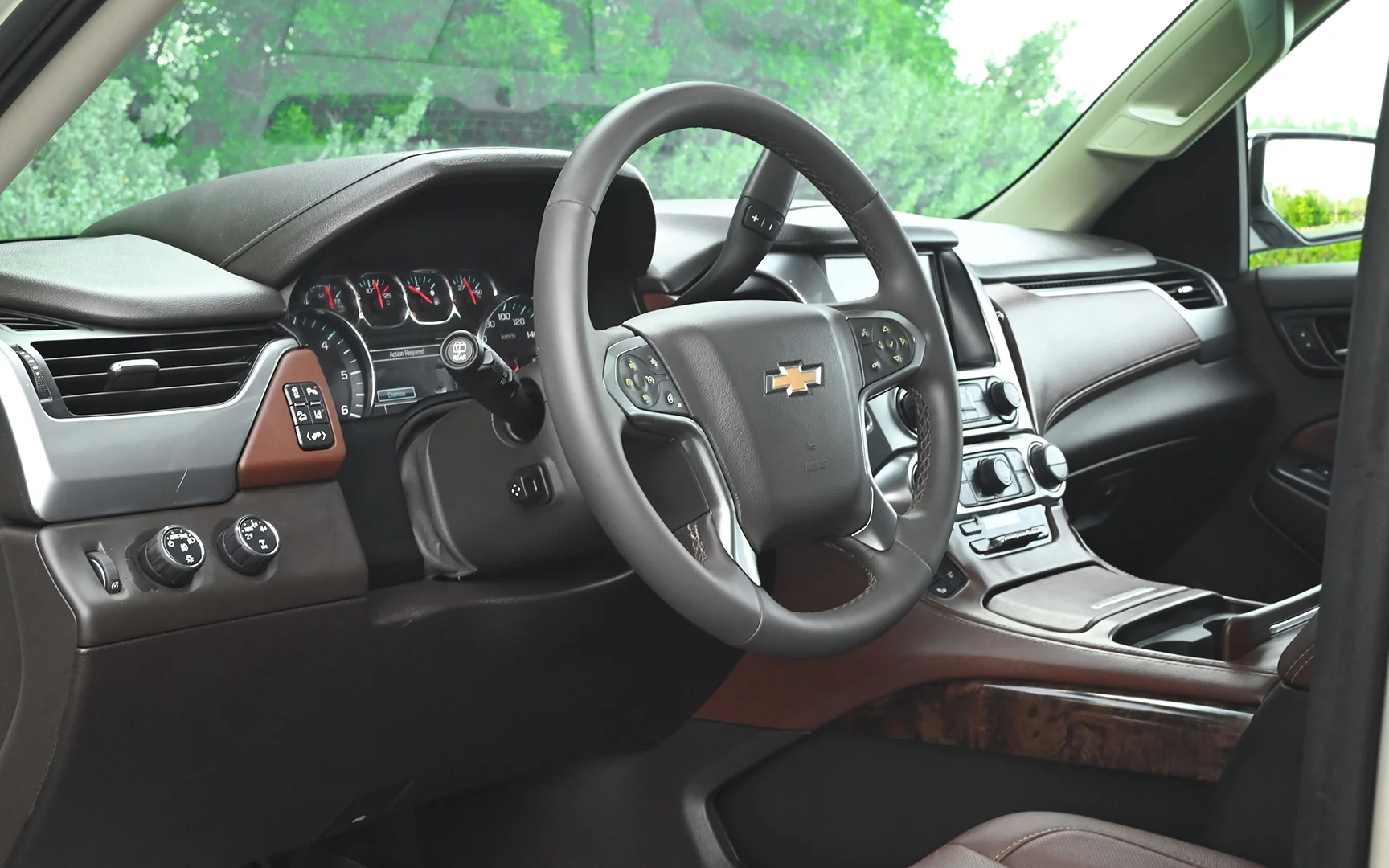 Used 2015 Chevrolet Tahoe LTZ Gold – Driver Side Dashboard & Steering View at First Choice Cars Sharjah