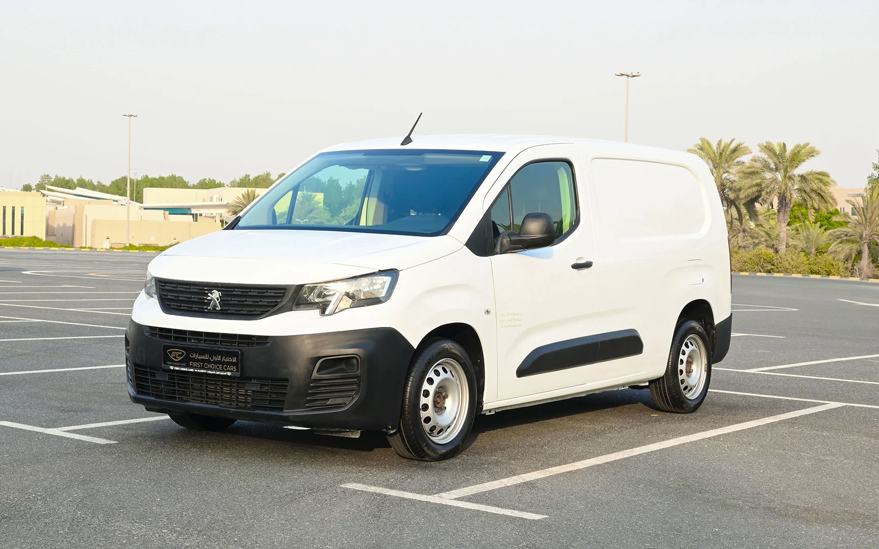 Used 2020 Peugeot Partner Long Van in White – Left Front Diagonal (45°) View for Sale at First Choice Cars Dubai Sharjah