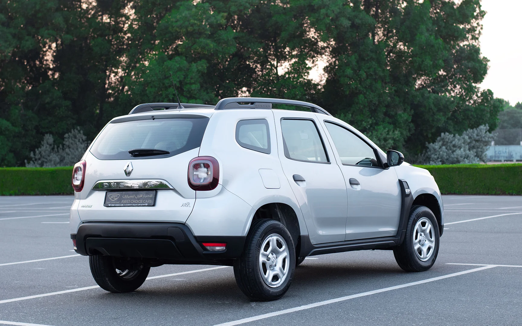 Used 2020 Renault Duster Se Silver – Left Back Diagonal (45°) View at First Choice Cars Sharjah