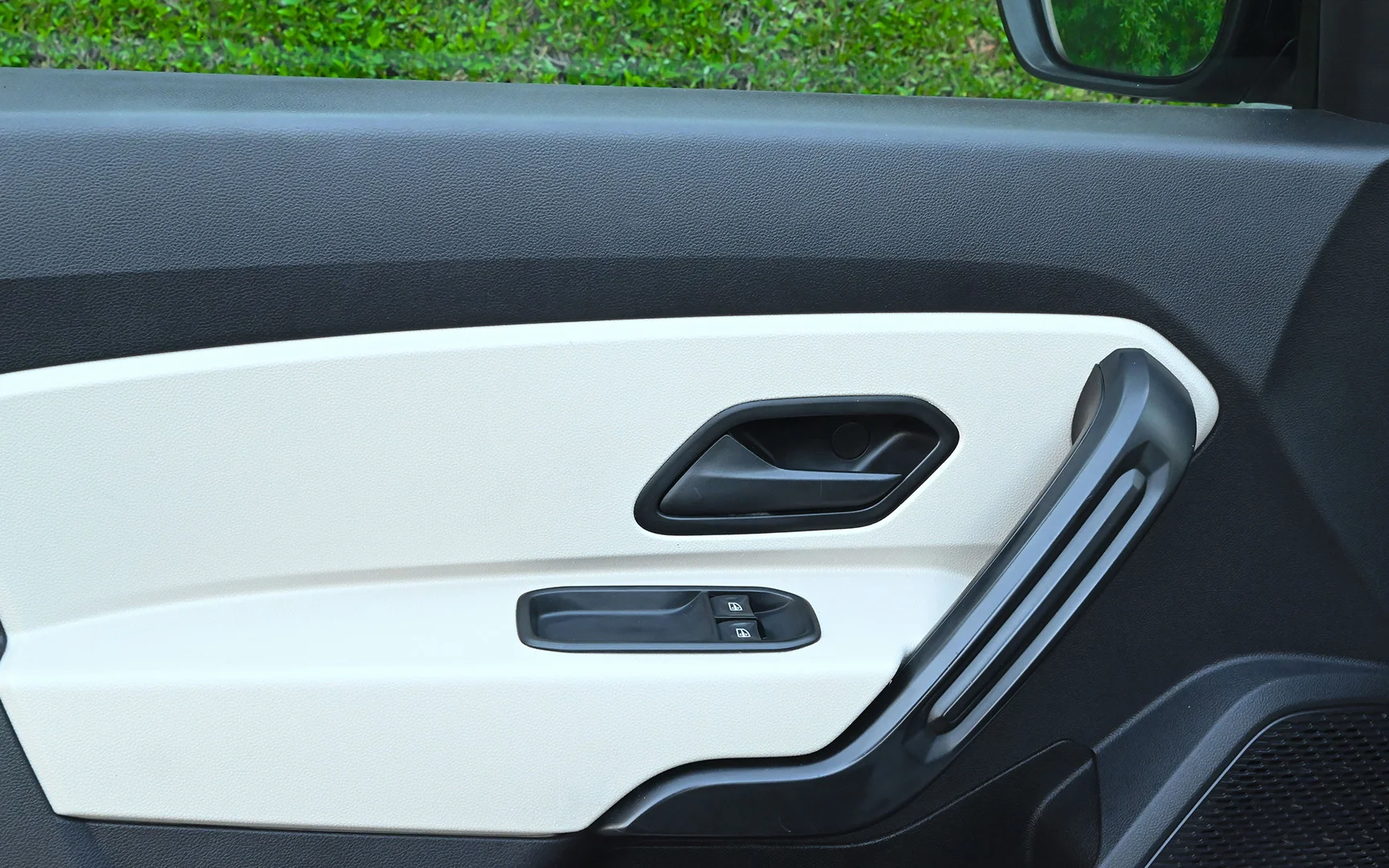 Used 2020 Renault Duster Se Silver – Driver Door Panel Full View at First Choice Cars Sharjah