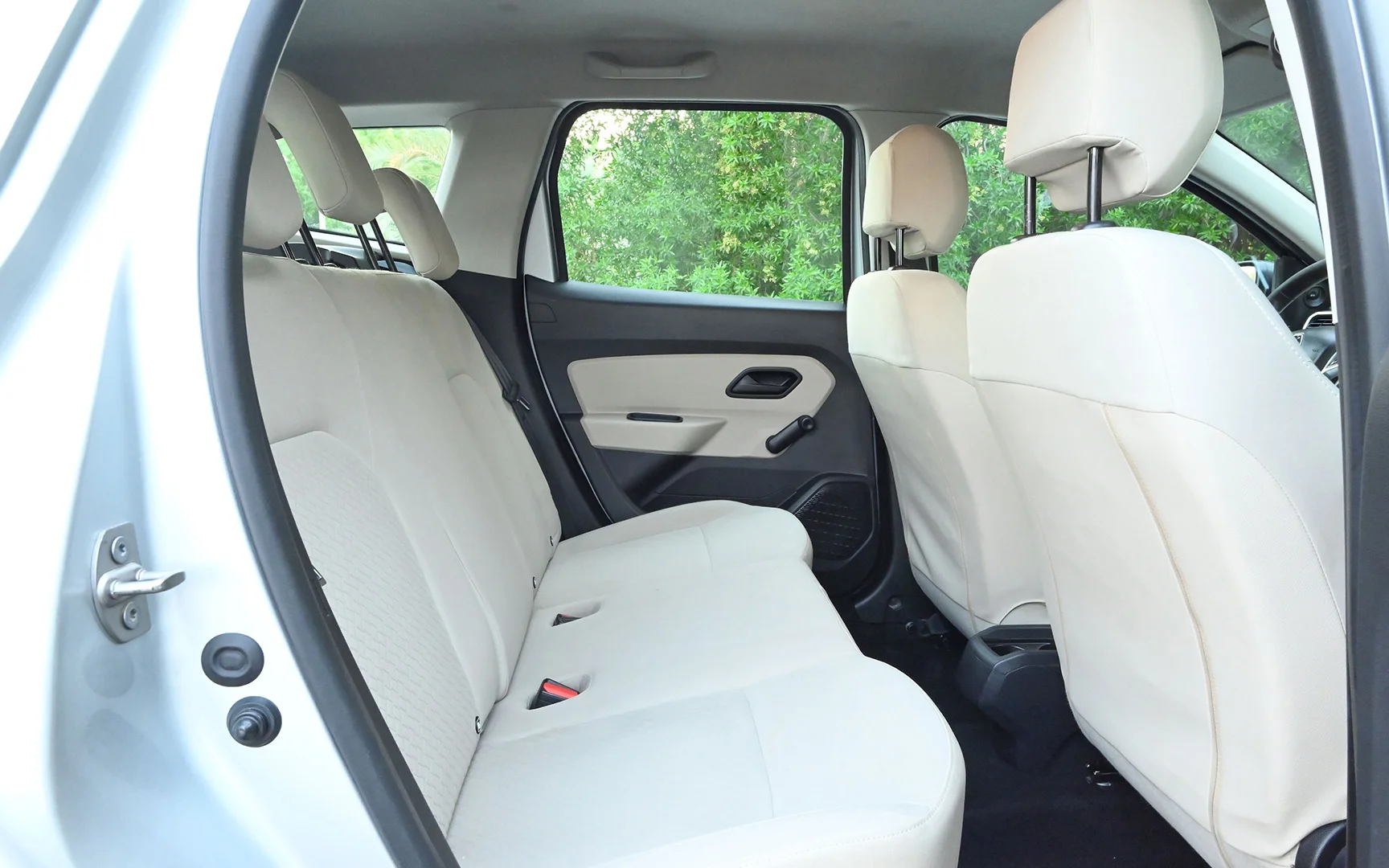 Used 2020 Renault Duster Se Silver – Rear Passenger Side Cabin View at First Choice Cars Sharjah