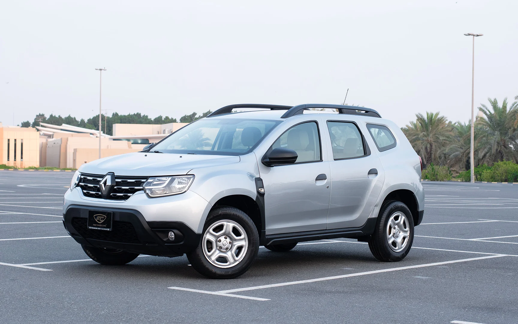 Used 2020 Renault Duster Se Silver – Left Front Diagonal (45°) View at First Choice Cars Sharjah