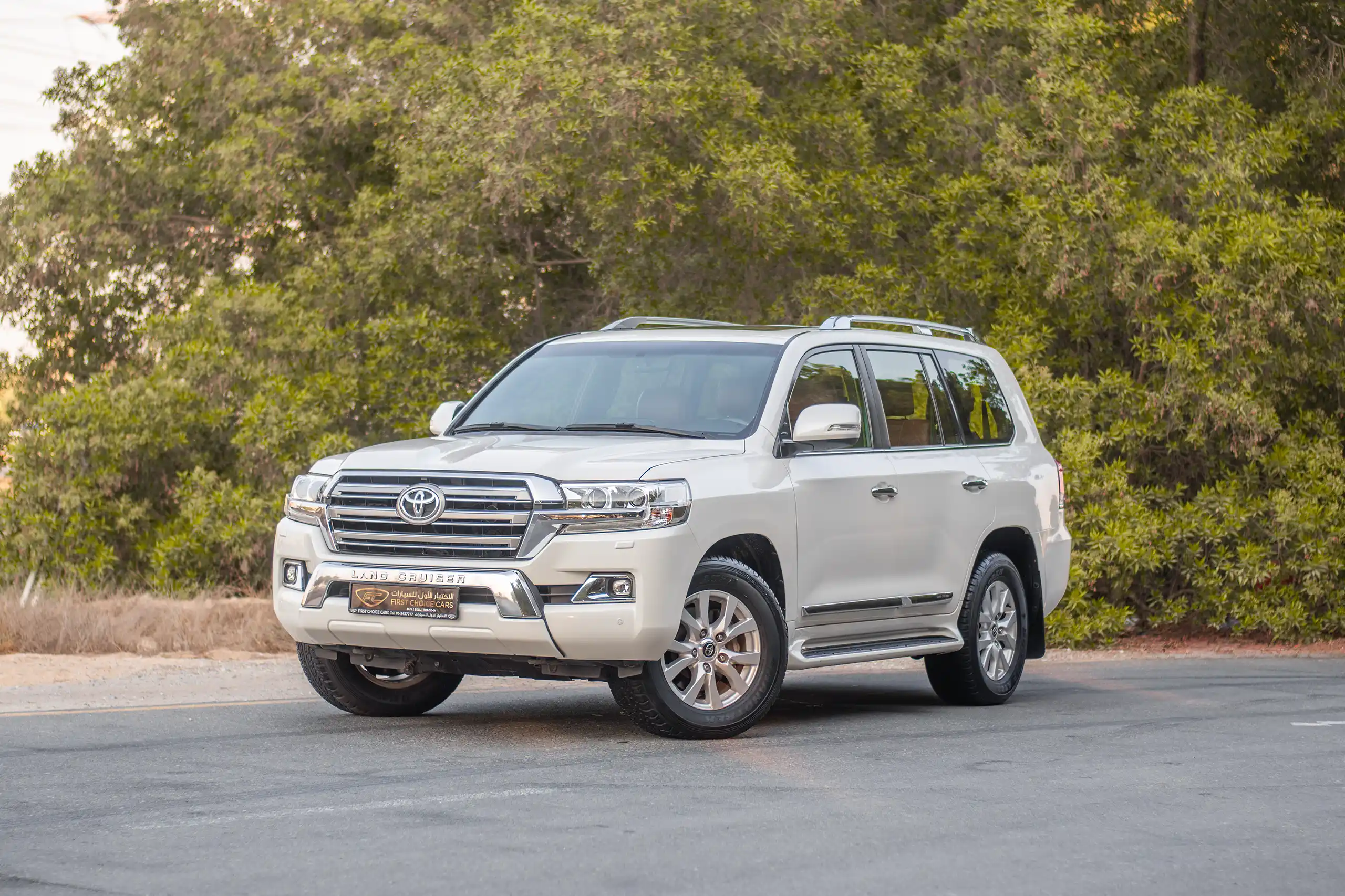 Used 2016 Toyota Land Cruiser GXR White – Left Front Diagonal (45°) View at First Choice Cars Sharjah
