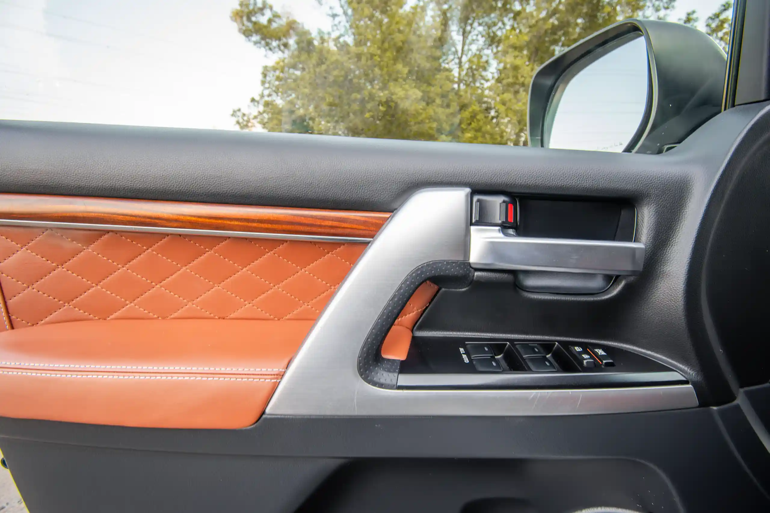 Used 2016 Toyota Land Cruiser GXR White – Driver Door Panel Full View at First Choice Cars Sharjah