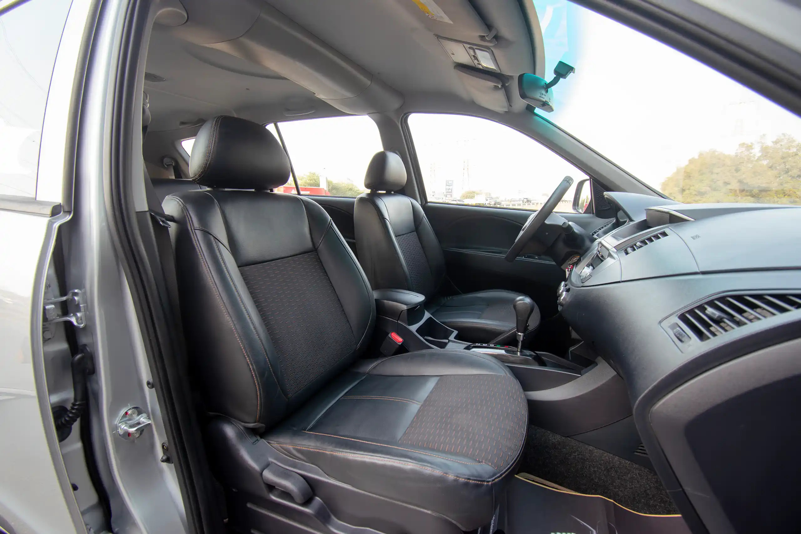 Used 2020 CMC Z7 Standard Silver – Front Passenger Side Cabin View at First Choice Cars Sharjah