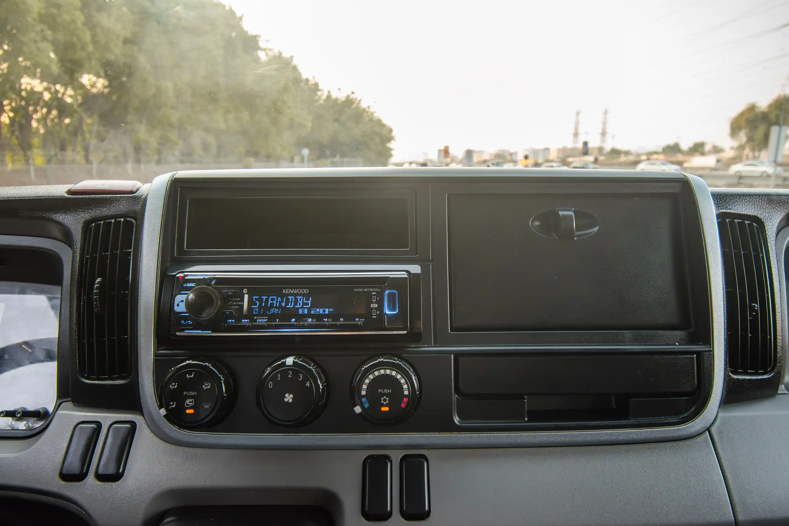 Used 2020 Mitsubishi Canter Cargo Box in White – Infotainment / Touchscreen System for Sale at First Choice Cars Dubai Sharjah
