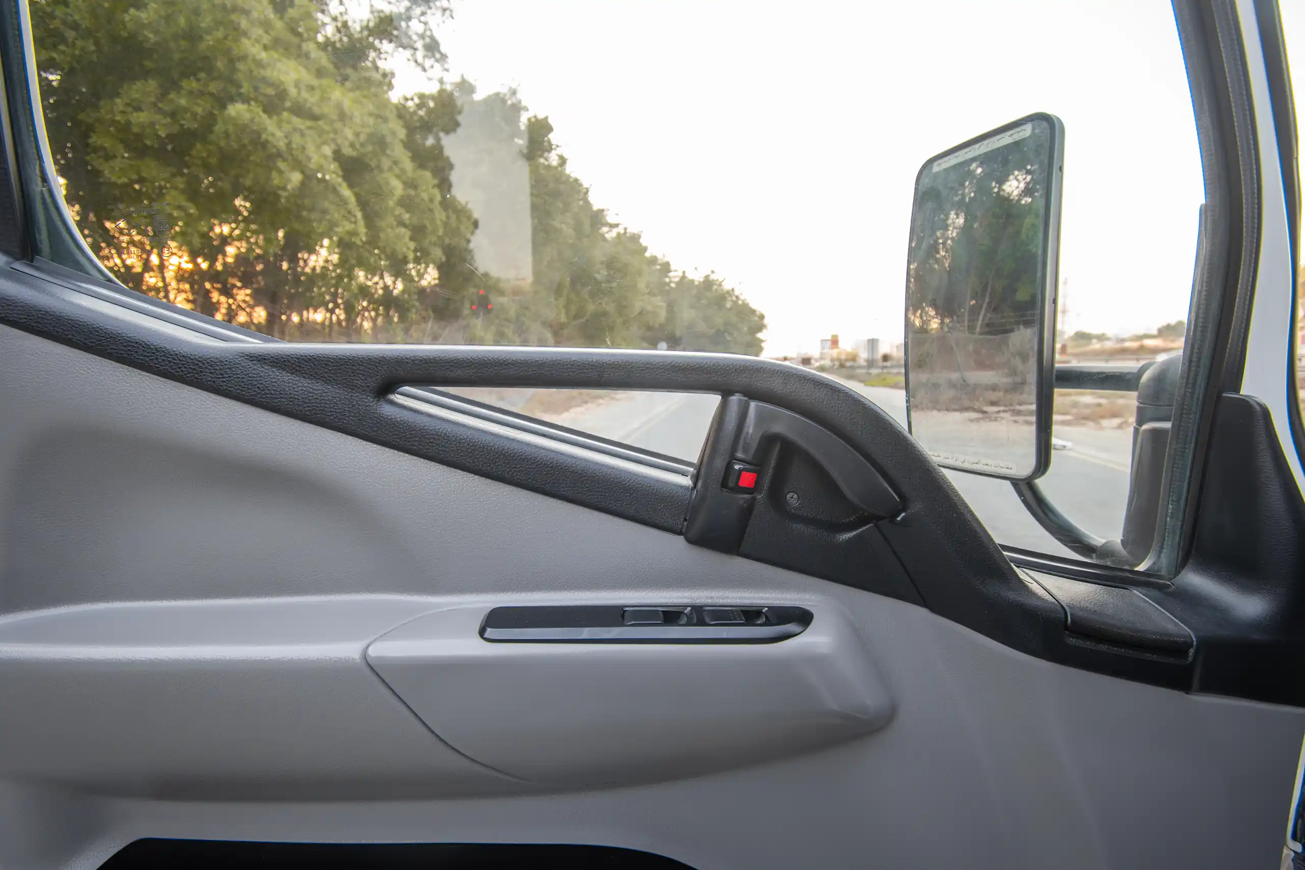 Used 2020 Mitsubishi Canter Cargo Box in White – Driver Door Panel Full View for Sale at First Choice Cars Dubai Sharjah