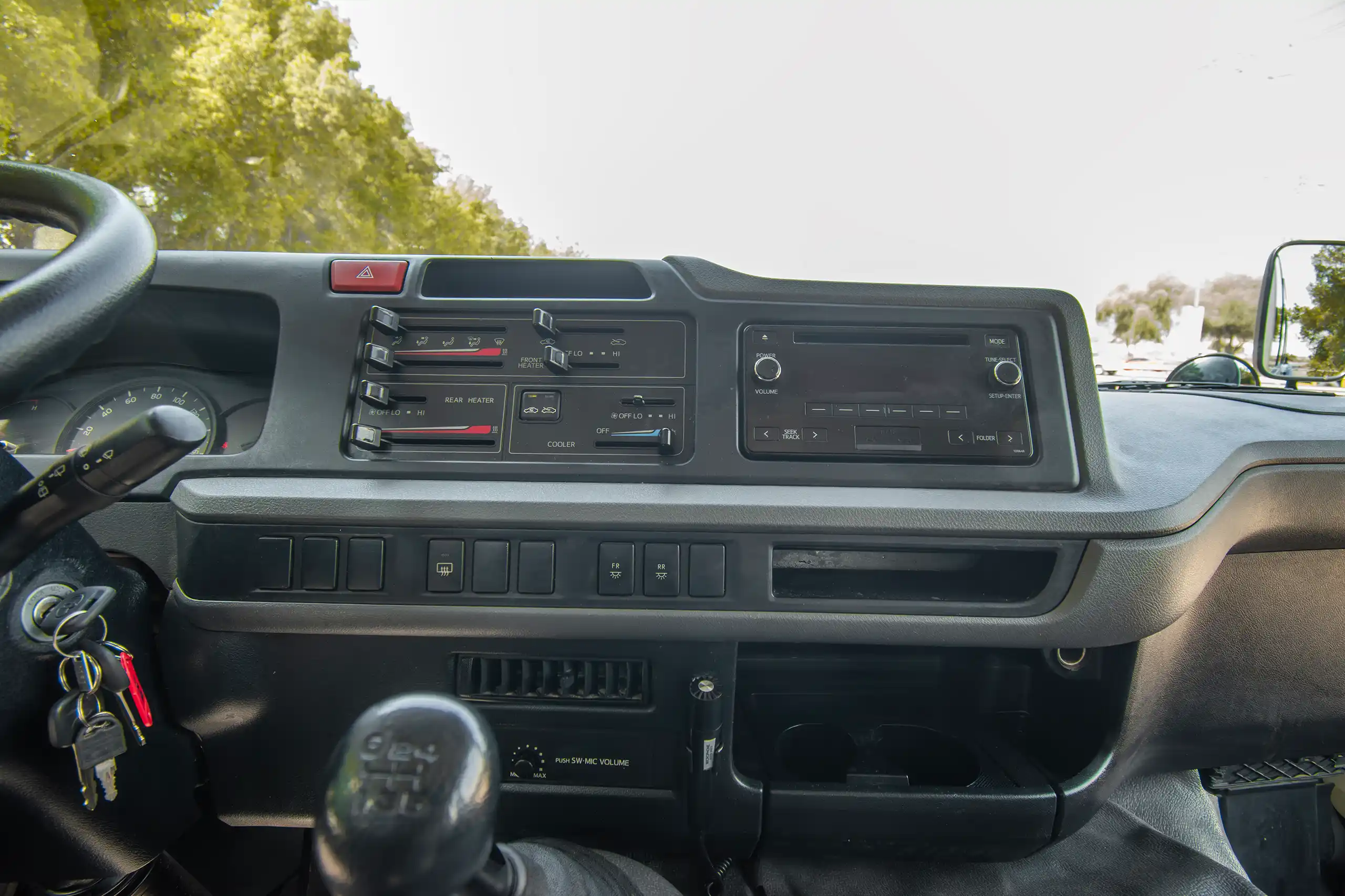 Used 2020 Toyota Coaster Bus White – Infotainment / Touchscreen System at First Choice Cars Sharjah