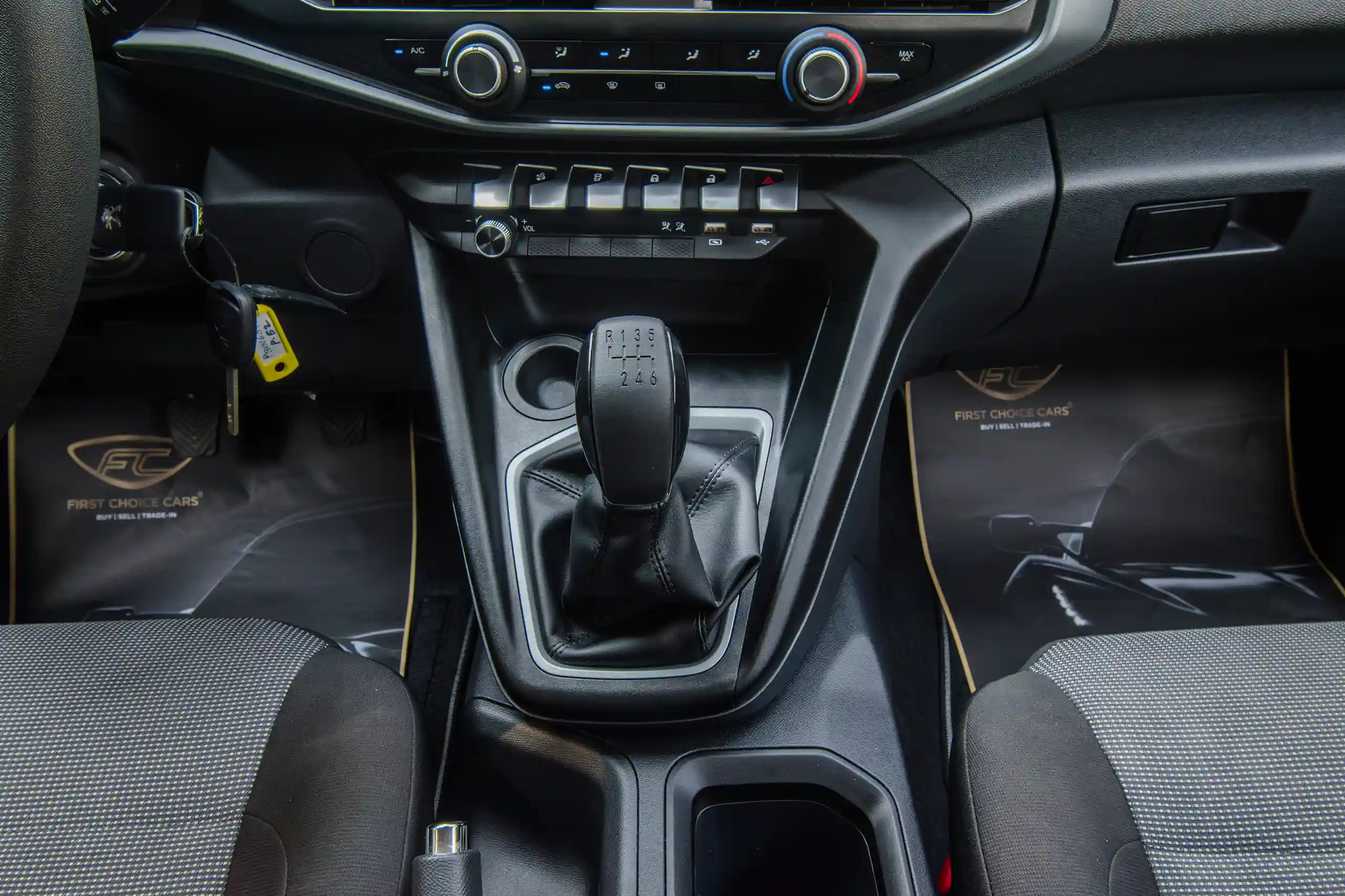 Used 2023 Peugeot Landtrek Double Cabin White – Center Console & Gear Shifter at First Choice Cars Sharjah