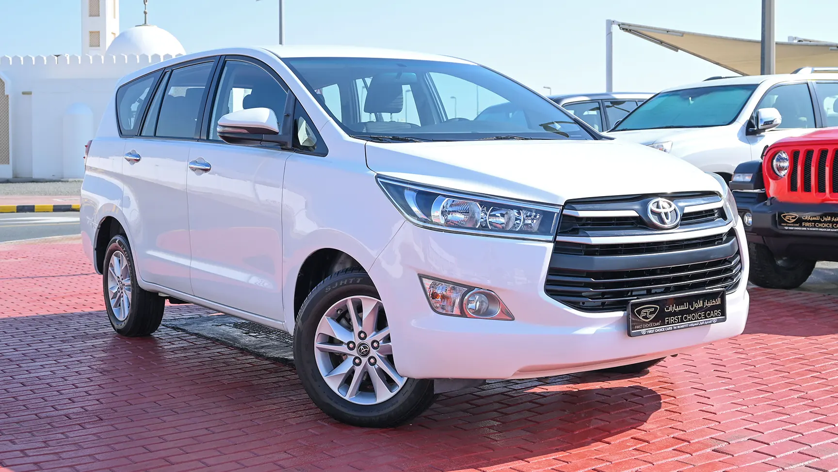 Used 2019 Toyota Innova SE White – Right Front Diagonal (45°) View at First Choice Cars Sharjah