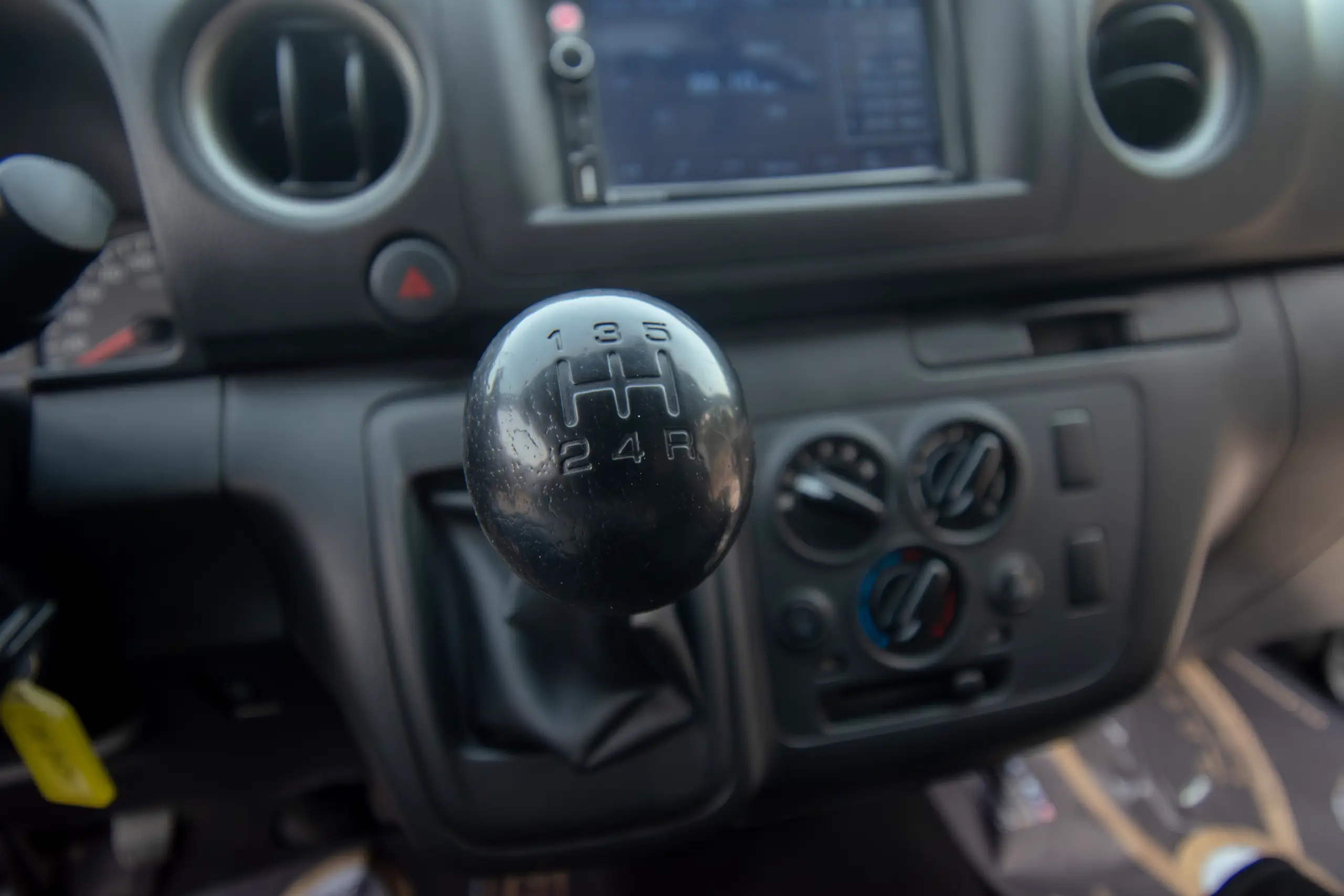 Used 2023 Nissan Urvan High Roof White – Center Console & Gear Shifter at First Choice Cars Sharjah