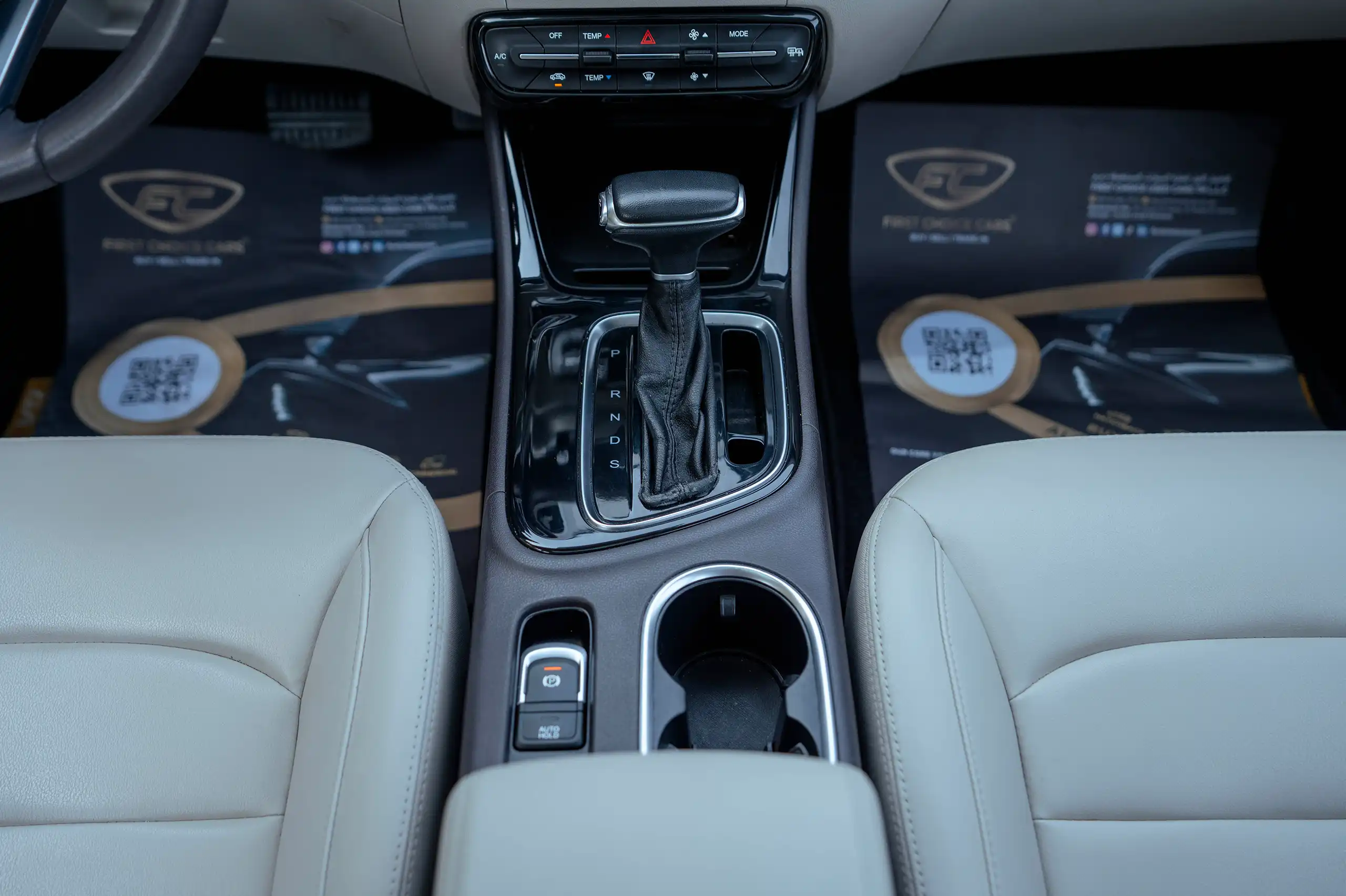 Used 2023 GAC GA4 GE White – Center Console & Gear Shifter at First Choice Cars Sharjah