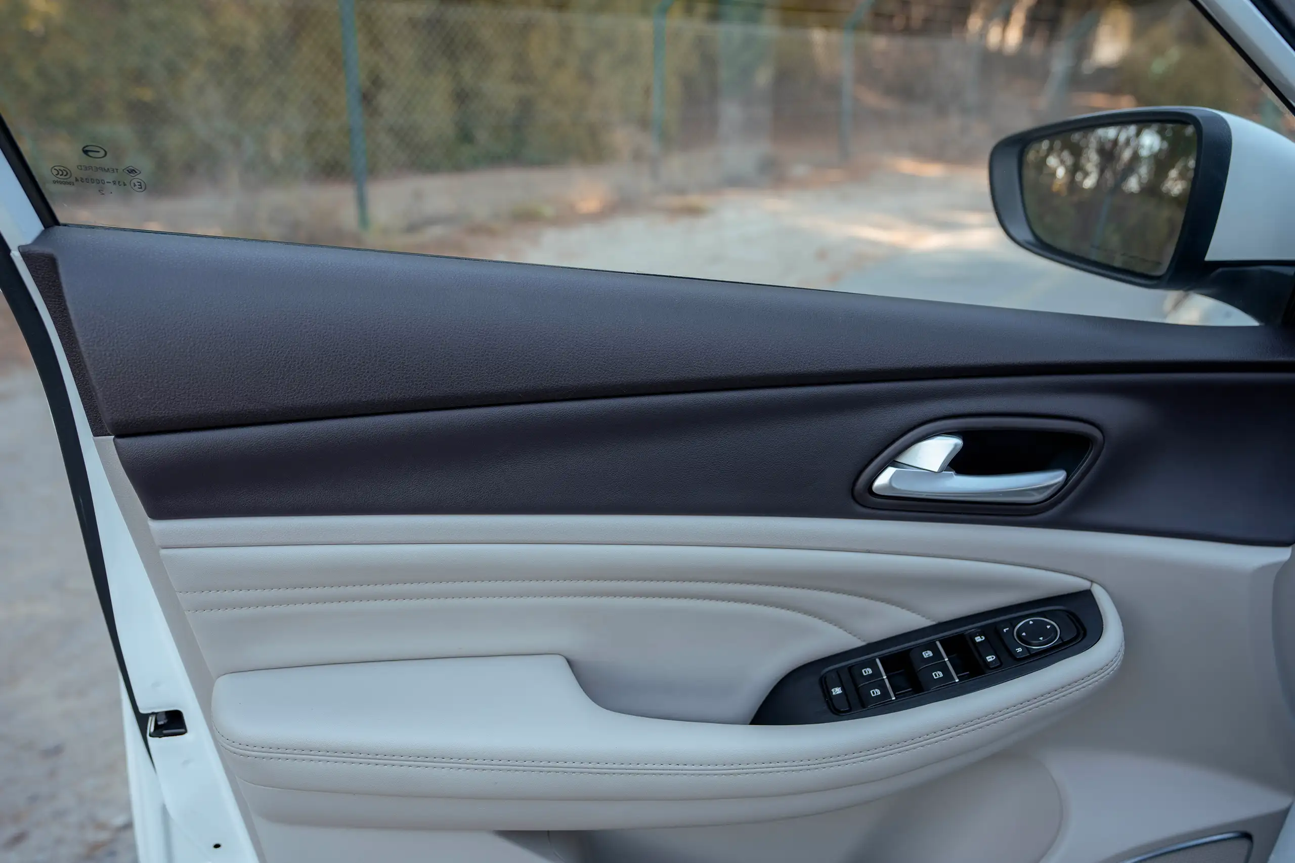 Used 2023 GAC GA4 GE White – Driver Door Panel Full View at First Choice Cars Sharjah