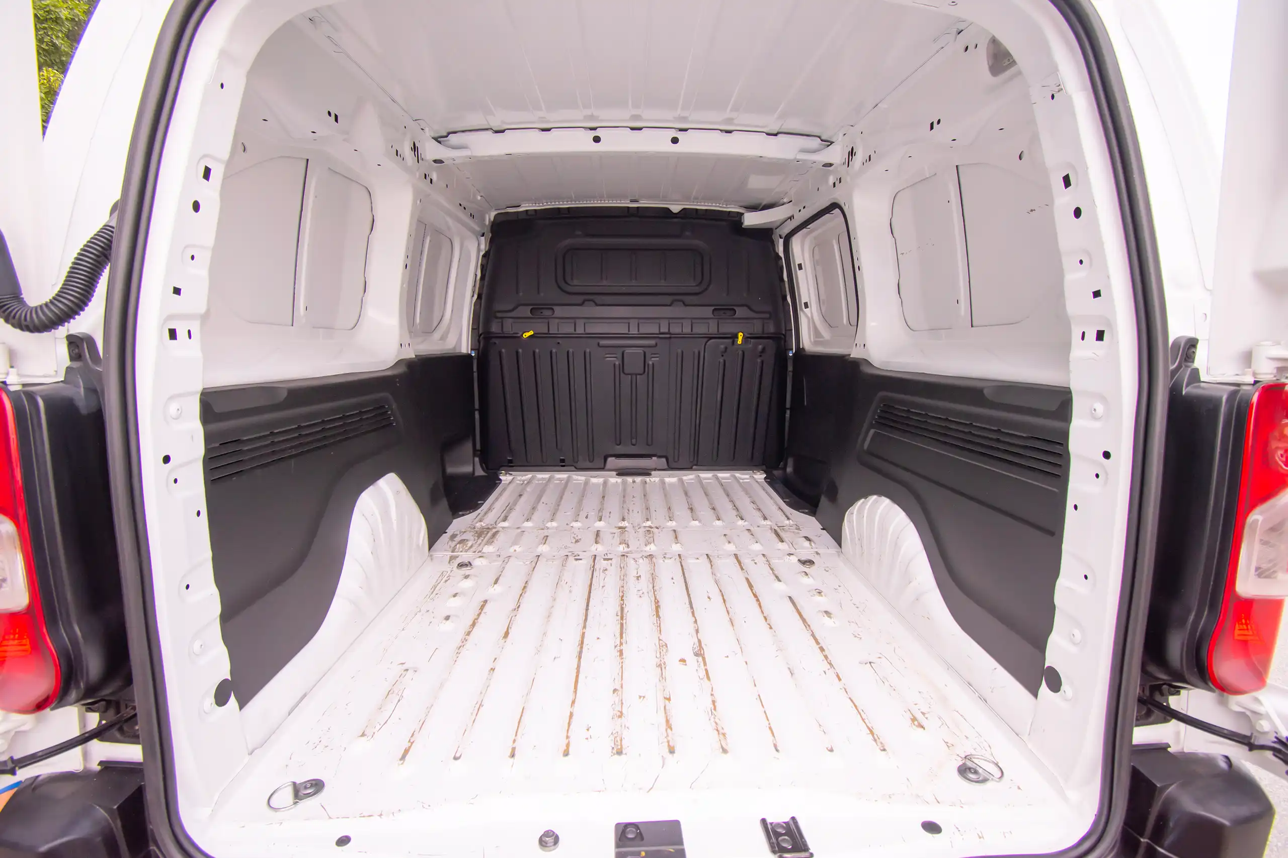 Used 2022 Peugeot Partner Standard White – Delivery Box Rear Opening View at First Choice Cars Sharjah