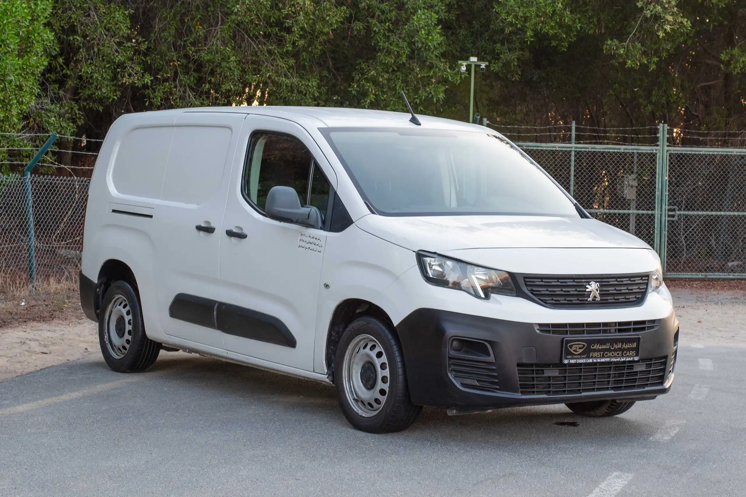 Used 2022 Peugeot Partner Standard White – Right Front Diagonal (45°) View at First Choice Cars Sharjah