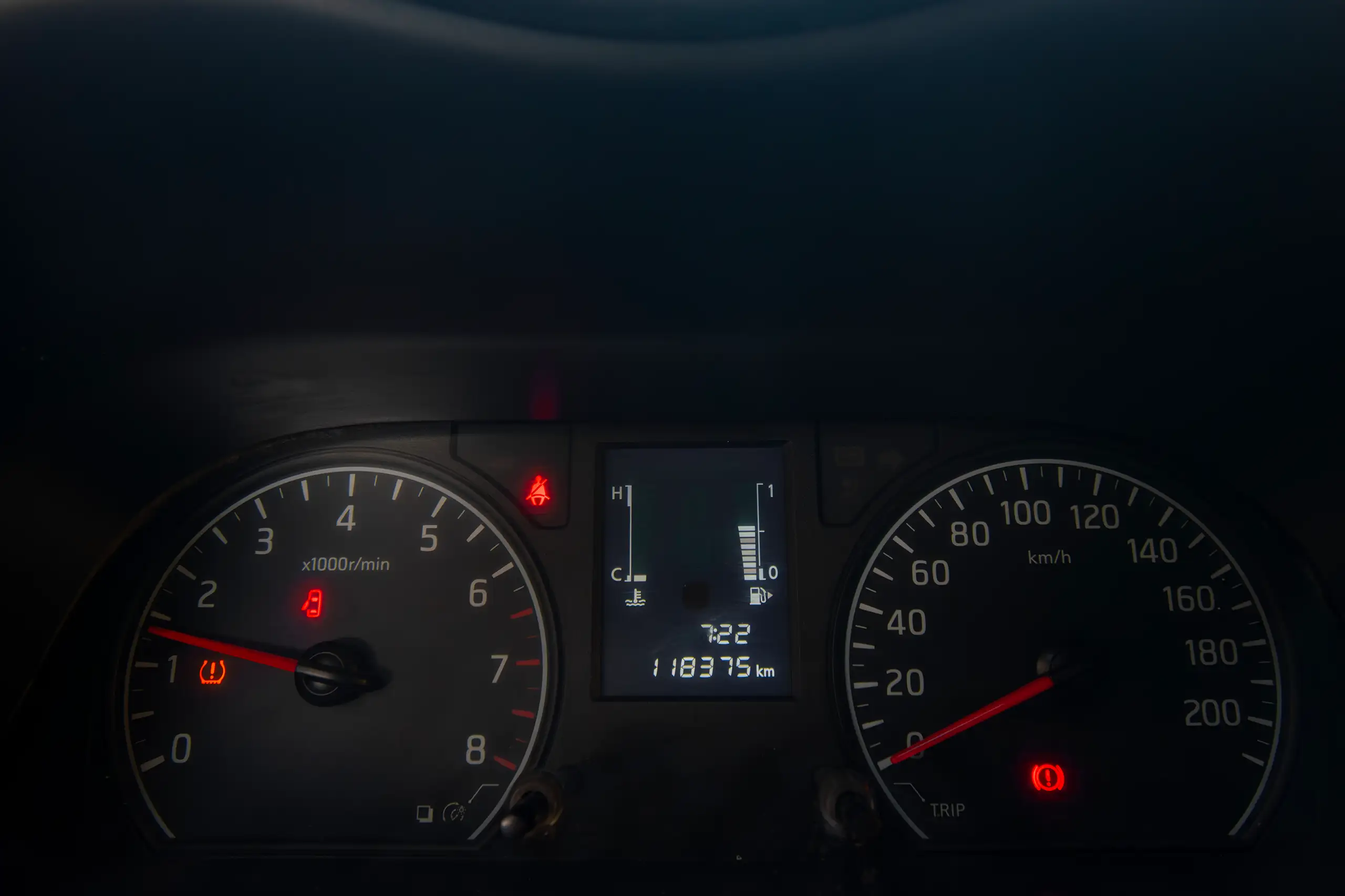 Used 2022 Nissan Urvan Standard Roof White – Odometer / Mileage Reading View at First Choice Cars Sharjah