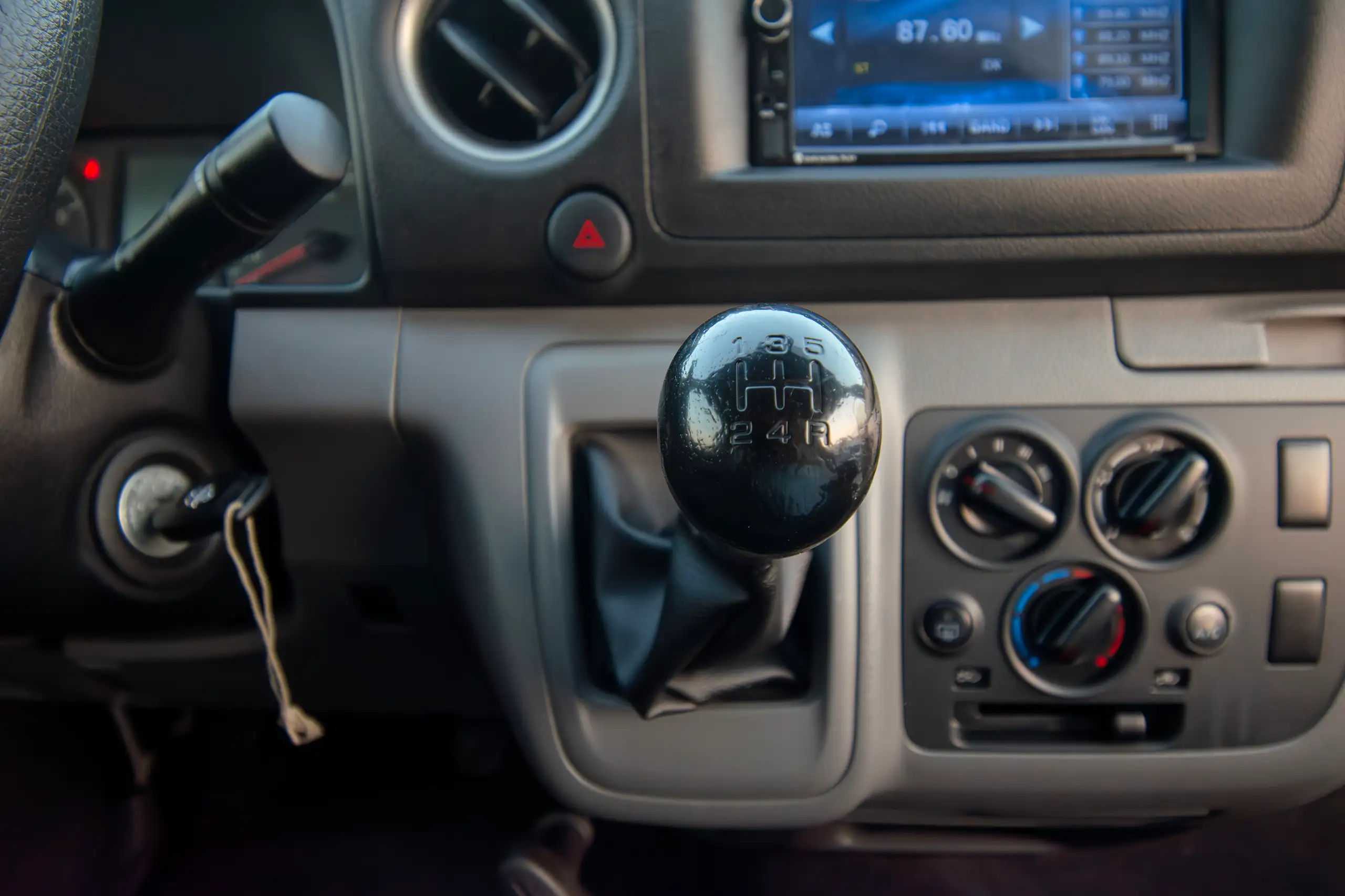 Used 2022 Nissan Urvan Standard Roof White – Center Console & Gear Shifter at First Choice Cars Sharjah