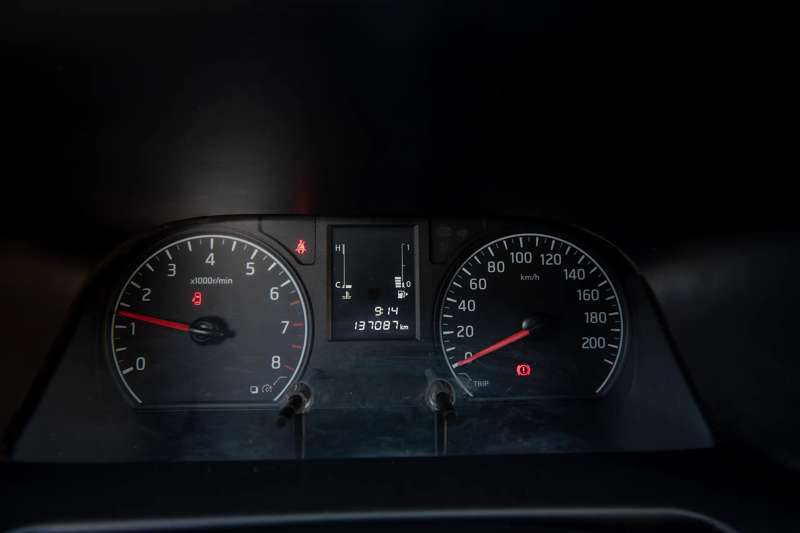 Used 2022 Nissan Urvan Standard Roof White – Odometer / Mileage Reading View at First Choice Cars Sharjah