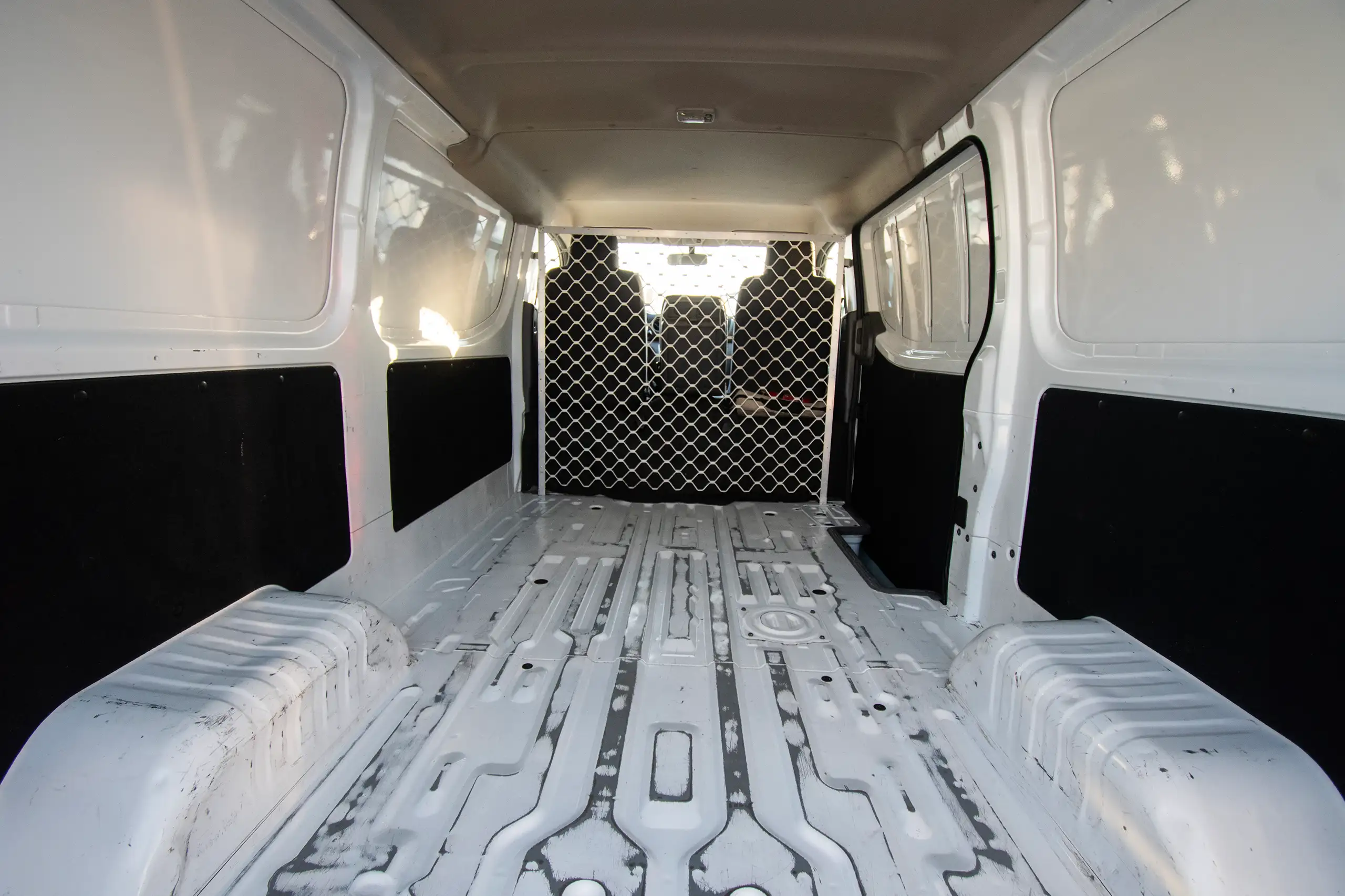 Used 2022 Nissan Urvan Standard Roof White – Delivery Box Rear Opening View at First Choice Cars Sharjah