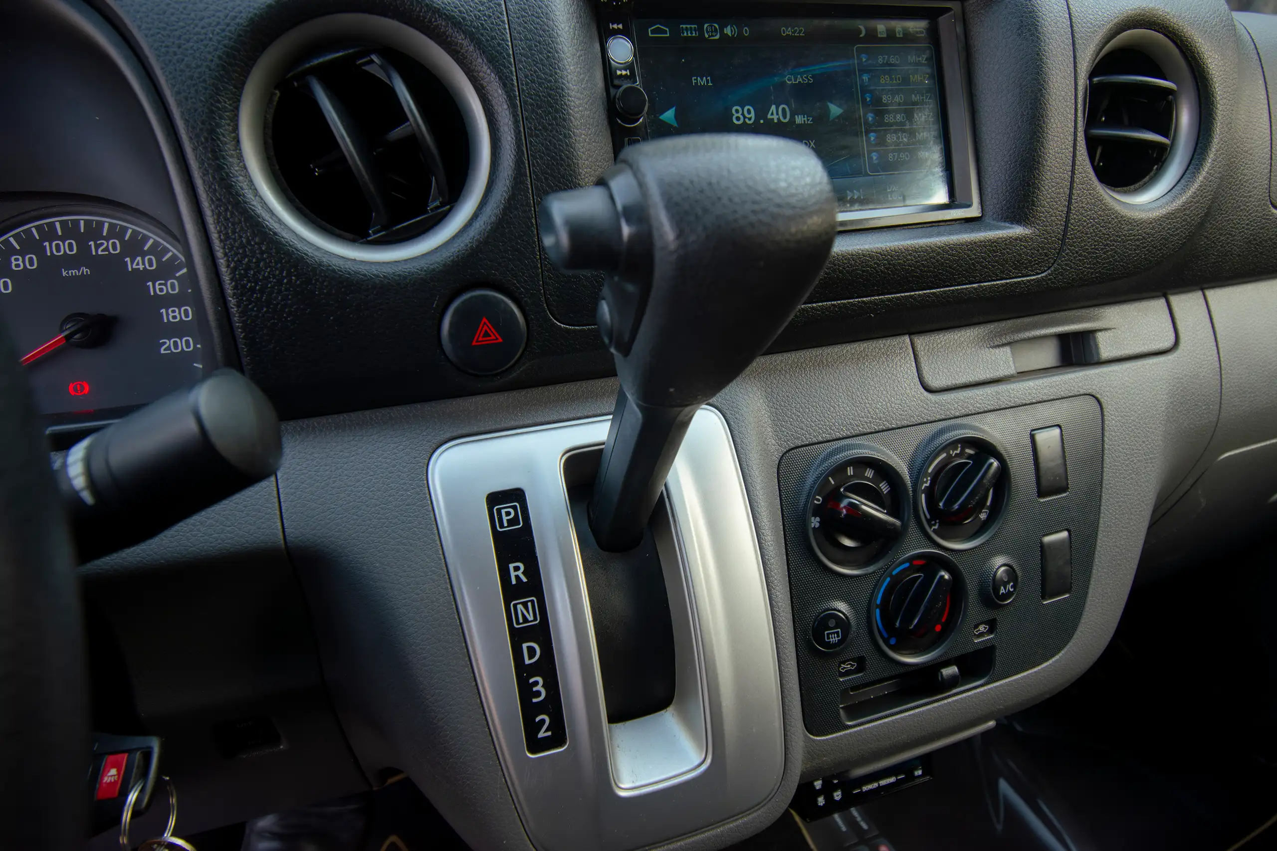 Used 2022 Nissan Urvan Standard Roof White – Center Console & Gear Shifter at First Choice Cars Sharjah