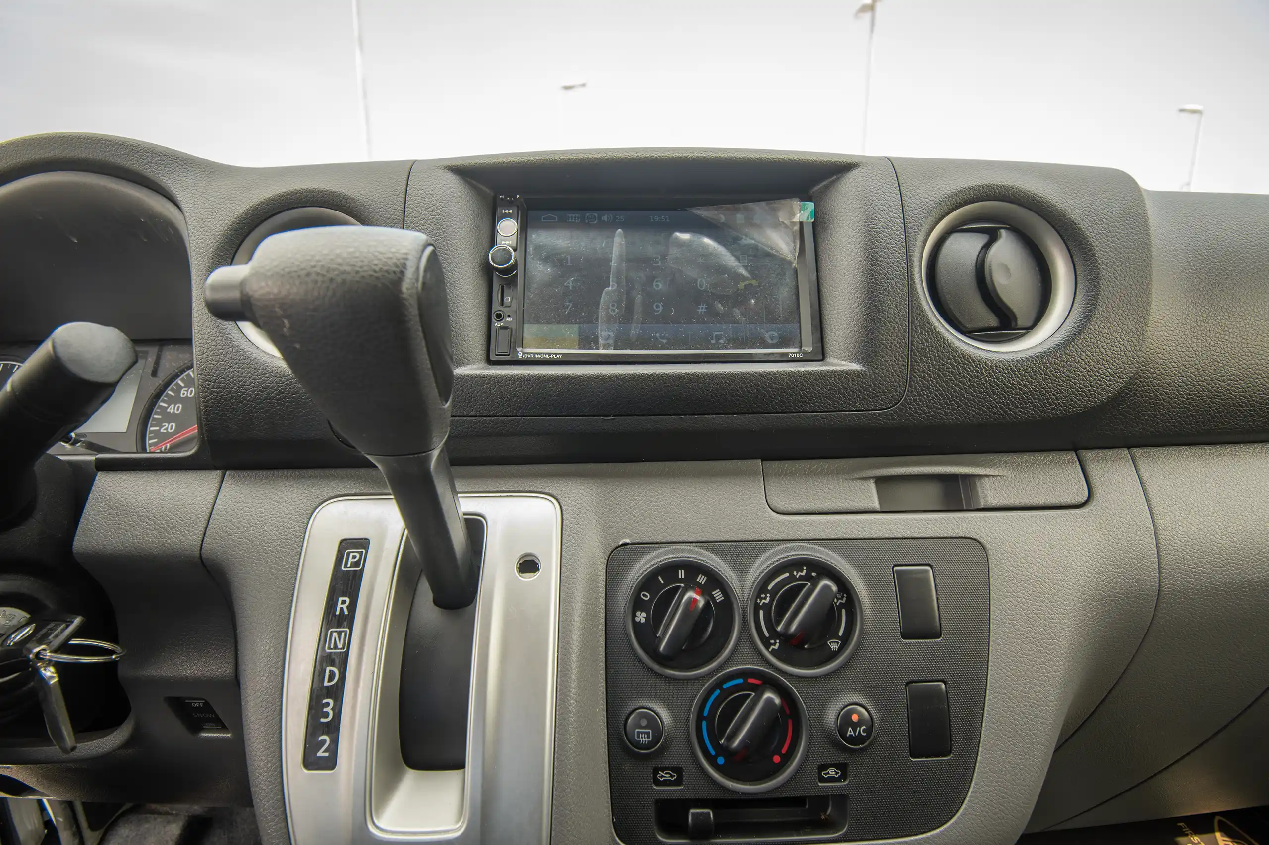 Used 2022 Nissan Urvan High Roof White – Infotainment / Touchscreen System at First Choice Cars Sharjah