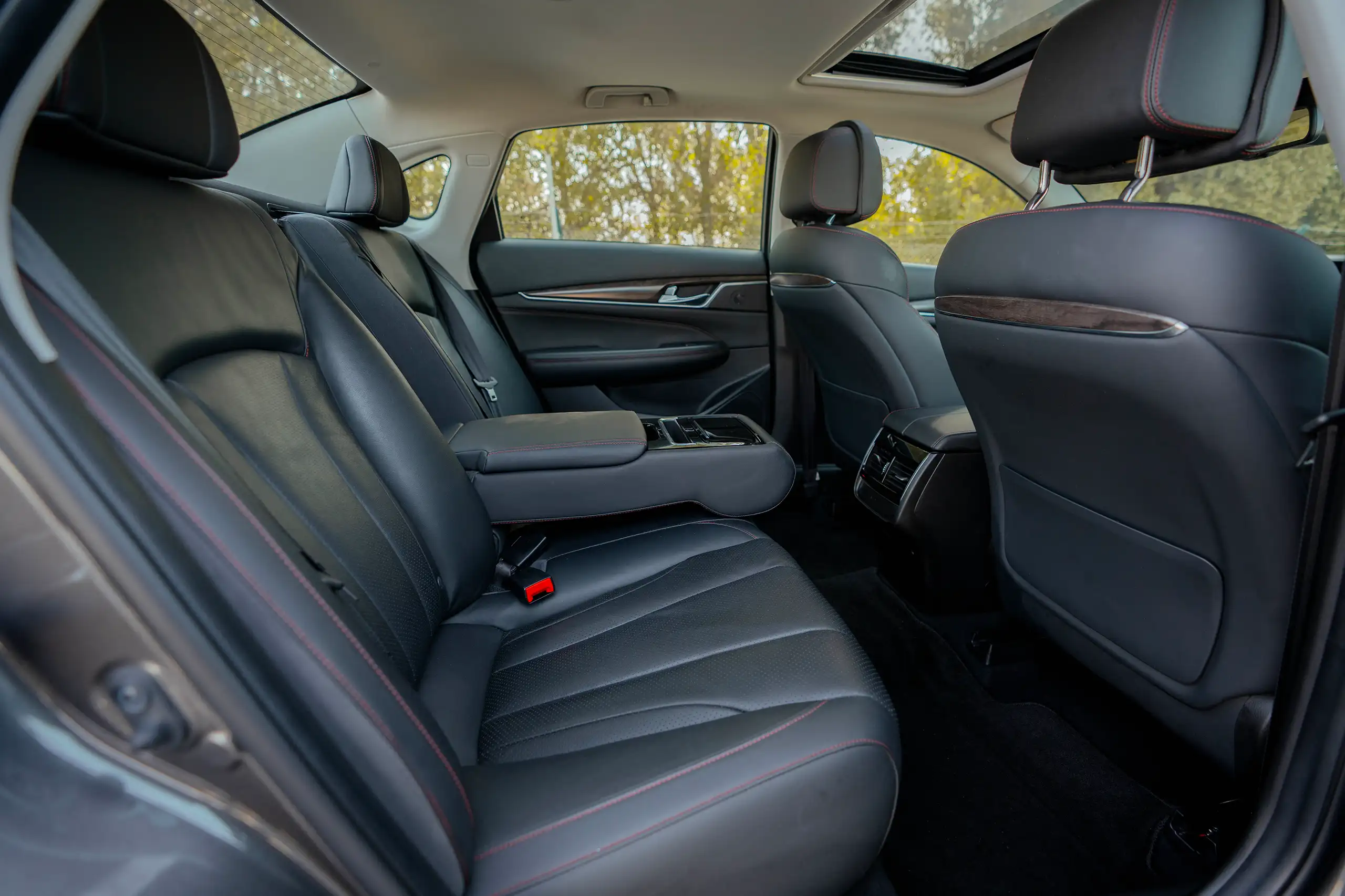 Used 2022 GAC GA8 GL Grey – Rear Passenger Side Cabin View at First Choice Cars Sharjah