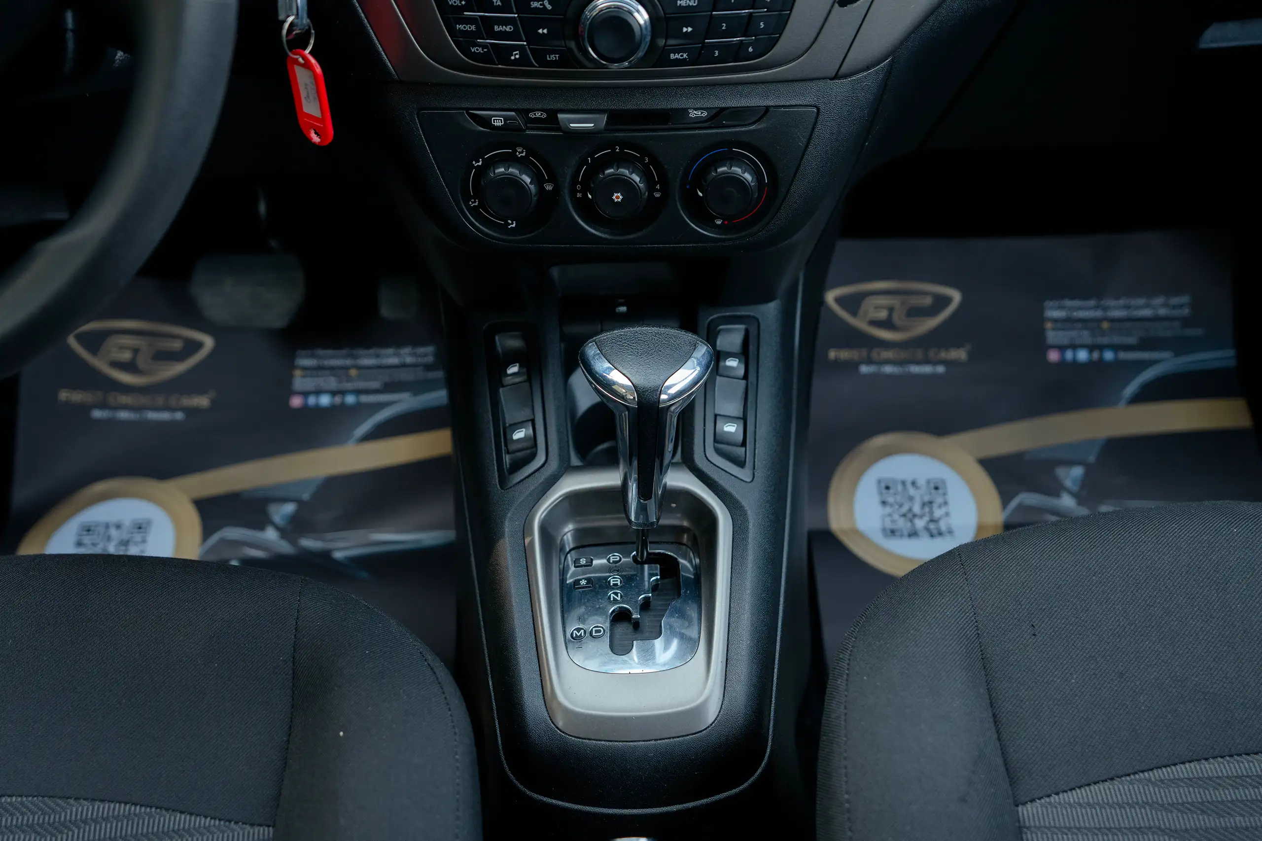 Used 2021 Peugeot 301 Allure in White – Center Console & Gear Shifter for Sale at First Choice Cars Dubai Sharjah