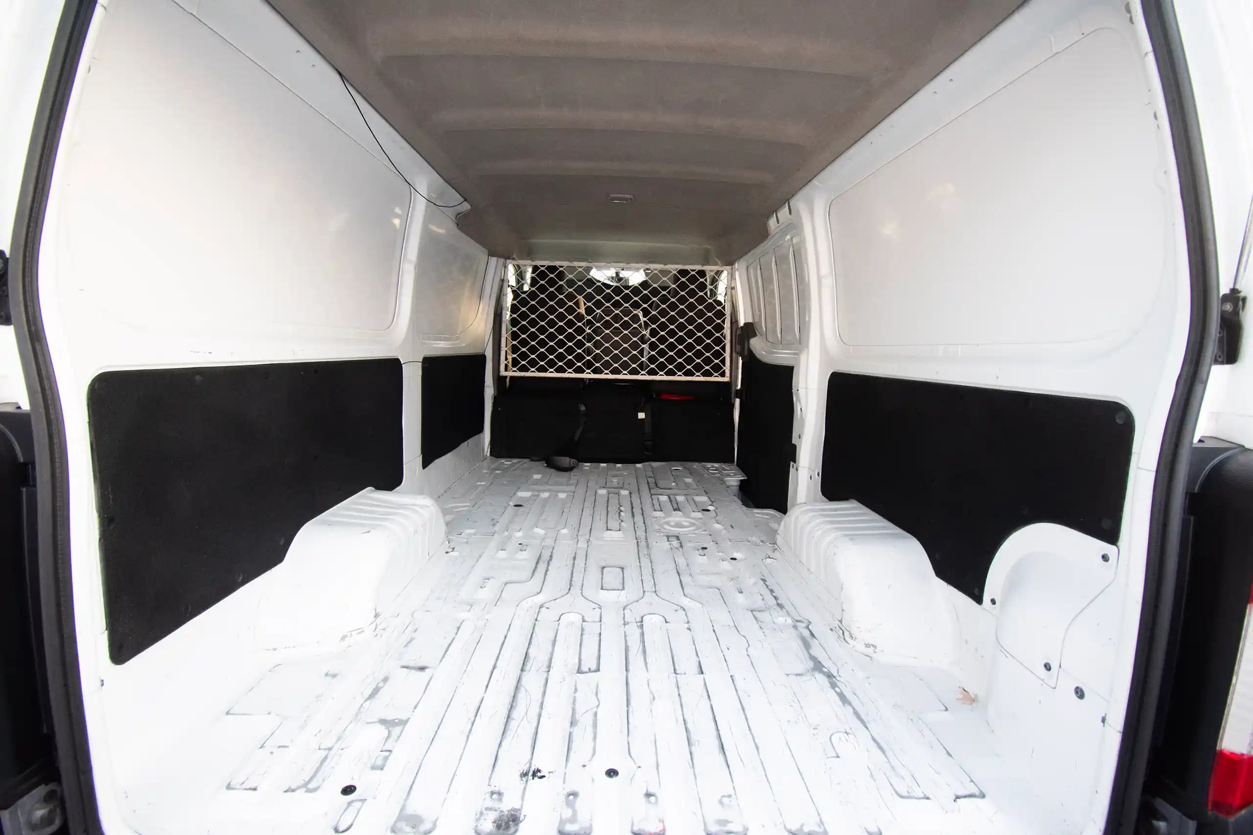 Used 2021 Nissan Urvan Standard Roof White – Delivery Box Rear Opening View at First Choice Cars Sharjah